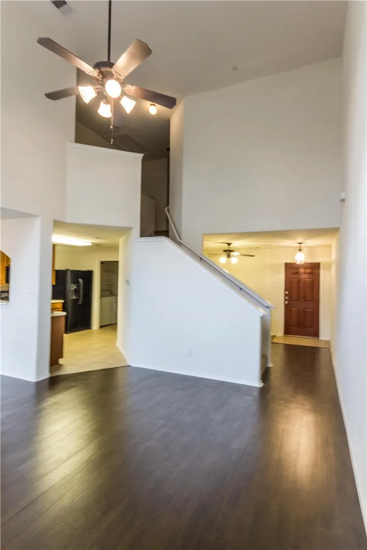 Townhouse For Rent in Collin County , 10371 Darkwood Drive, Frisco, Texas 75035, 3 Bedroom, 3 Bathroom, 2 Garage spaces, 1,641 Sqft, built in 2006, mls#21331595, Real Estate Agent in Frisco, Homes For Rent in Collin county, Homes For Rent in Frisco, Realtor in Frisco Texas, Real Estate Brokerage Independent Realty Texas, Luminita Cordes Realtor