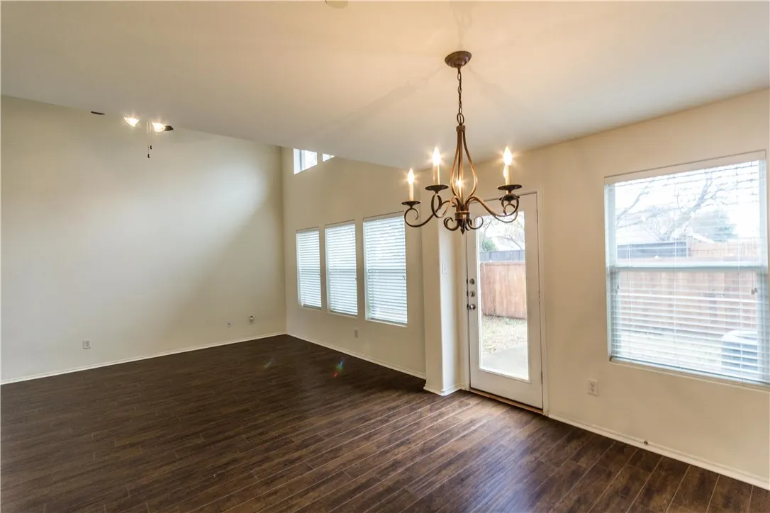 Townhouse For Rent in Collin County , 10371 Darkwood Drive, Frisco, Texas 75035, 3 Bedroom, 3 Bathroom, 2 Garage spaces, 1,641 Sqft, built in 2006, mls#21331595, Real Estate Agent in Frisco, Homes For Rent in Collin county, Homes For Rent in Frisco, Realtor in Frisco Texas, Real Estate Brokerage Independent Realty Texas, Luminita Cordes Realtor