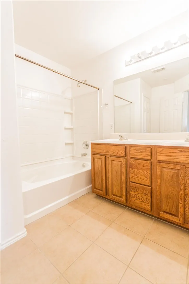 Townhouse For Rent in Collin County , 10371 Darkwood Drive, Frisco, Texas 75035, 3 Bedroom, 3 Bathroom, 2 Garage spaces, 1,641 Sqft, built in 2006, mls#21331595, Real Estate Agent in Frisco, Homes For Rent in Collin county, Homes For Rent in Frisco, Realtor in Frisco Texas, Real Estate Brokerage Independent Realty Texas, Luminita Cordes Realtor