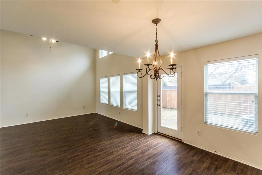 Townhouse For Rent in Collin County , 10371 Darkwood Drive, Frisco, Texas 75035, 3 Bedroom, 3 Bathroom, 2 Garage spaces, 1,641 Sqft, built in 2006, mls#21331595, Real Estate Agent in Frisco, Homes For Rent in Collin county, Homes For Rent in Frisco, Realtor in Frisco Texas, Real Estate Brokerage Independent Realty Texas, Luminita Cordes Realtor