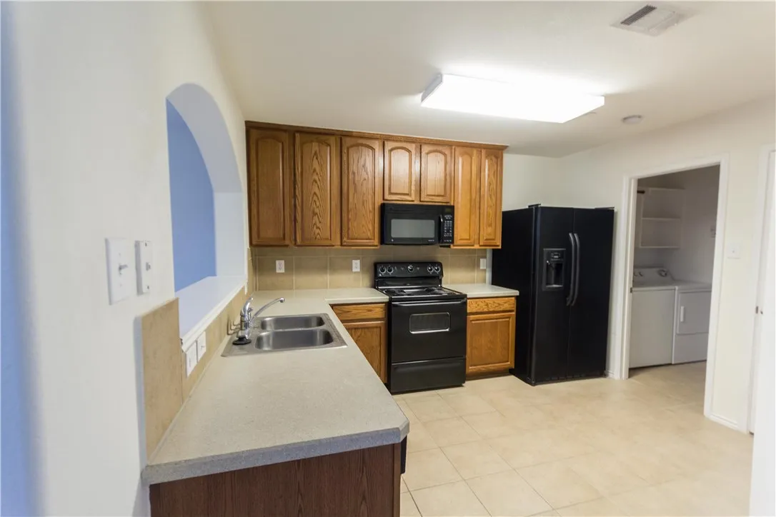 Townhouse For Rent in Collin County , 10371 Darkwood Drive, Frisco, Texas 75035, 3 Bedroom, 3 Bathroom, 2 Garage spaces, 1,641 Sqft, built in 2006, mls#21331595, Real Estate Agent in Frisco, Homes For Rent in Collin county, Homes For Rent in Frisco, Realtor in Frisco Texas, Real Estate Brokerage Independent Realty Texas, Luminita Cordes Realtor