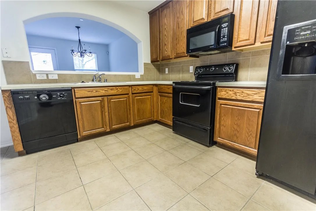 Townhouse For Rent in Collin County , 10371 Darkwood Drive, Frisco, Texas 75035, 3 Bedroom, 3 Bathroom, 2 Garage spaces, 1,641 Sqft, built in 2006, mls#21331595, Real Estate Agent in Frisco, Homes For Rent in Collin county, Homes For Rent in Frisco, Realtor in Frisco Texas, Real Estate Brokerage Independent Realty Texas, Luminita Cordes Realtor