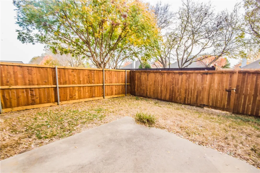 Townhouse For Rent in Collin County , 10371 Darkwood Drive, Frisco, Texas 75035, 3 Bedroom, 3 Bathroom, 2 Garage spaces, 1,641 Sqft, built in 2006, mls#21331595, Real Estate Agent in Frisco, Homes For Rent in Collin county, Homes For Rent in Frisco, Realtor in Frisco Texas, Real Estate Brokerage Independent Realty Texas, Luminita Cordes Realtor