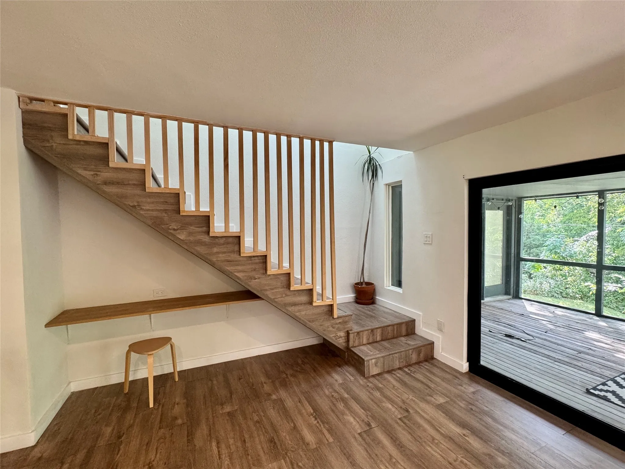 Single Family Residence For Rent in Tarrant County , 211 Mill Creek Drive, Arlington, Texas 76010, 3 Bedroom, 4 Bathroom, 2 Garage spaces, 3,429 Sqft, built in 1967, mls#21332691, Real Estate Agent in Arlington, Homes For Rent in Tarrant county, Homes For Rent in Arlington, Realtor in Arlington Texas, Real Estate Brokerage Independent Realty Texas, Luminita Cordes Realtor