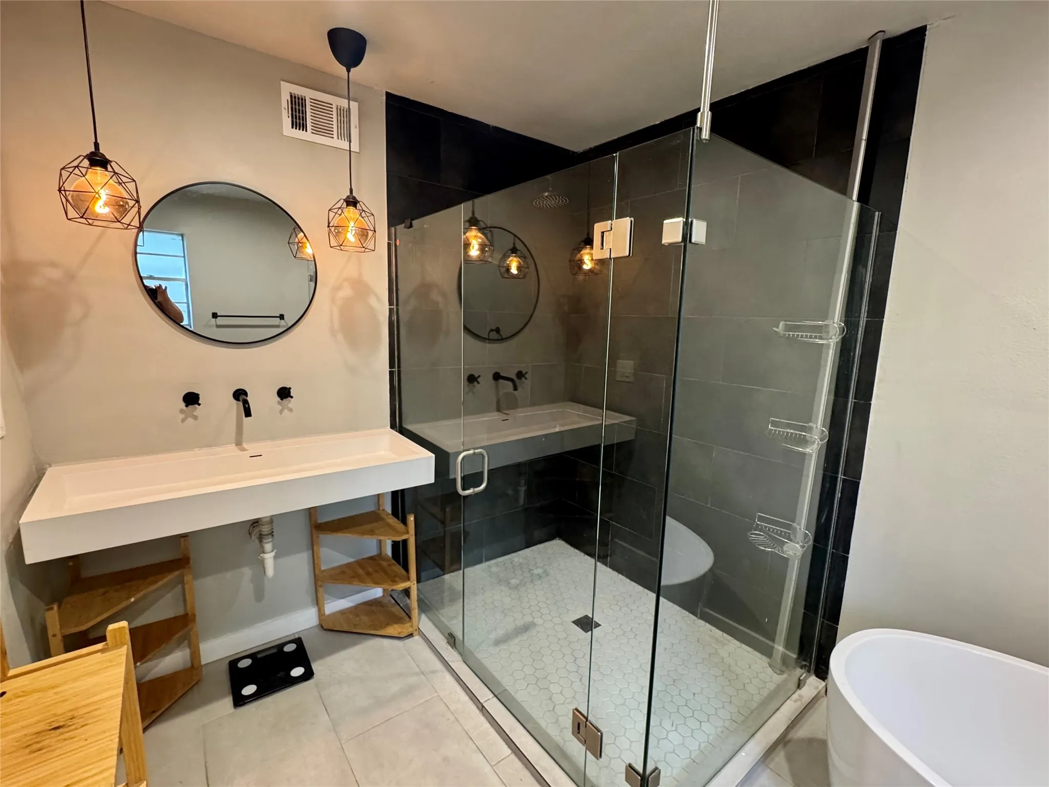 Single Family Residence For Rent in Tarrant County , 211 Mill Creek Drive, Arlington, Texas 76010, 3 Bedroom, 4 Bathroom, 2 Garage spaces, 3,429 Sqft, built in 1967, mls#21332691, Real Estate Agent in Arlington, Homes For Rent in Tarrant county, Homes For Rent in Arlington, Realtor in Arlington Texas, Real Estate Brokerage Independent Realty Texas, Luminita Cordes Realtor