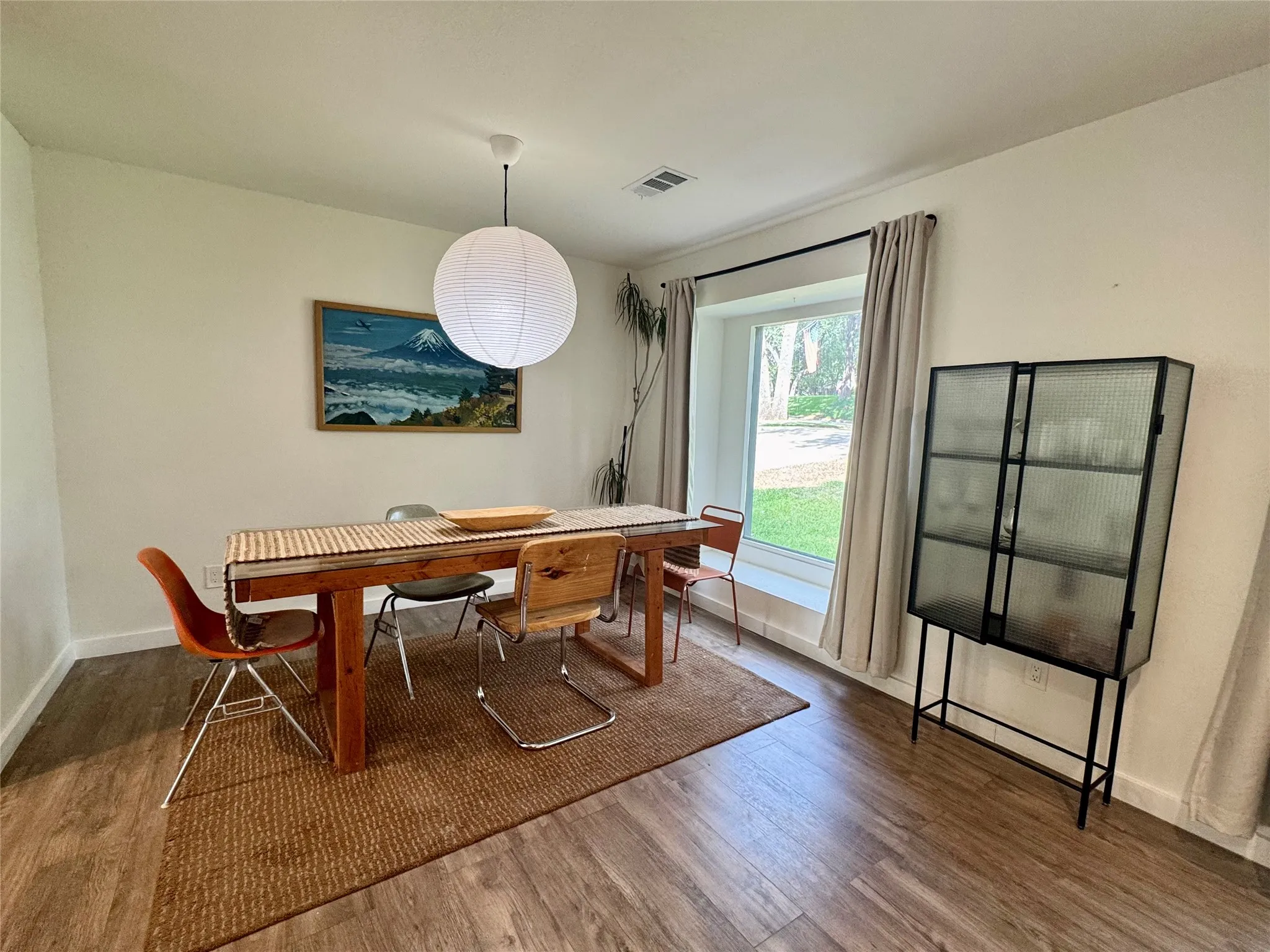 Single Family Residence For Rent in Tarrant County , 211 Mill Creek Drive, Arlington, Texas 76010, 3 Bedroom, 4 Bathroom, 2 Garage spaces, 3,429 Sqft, built in 1967, mls#21332691, Real Estate Agent in Arlington, Homes For Rent in Tarrant county, Homes For Rent in Arlington, Realtor in Arlington Texas, Real Estate Brokerage Independent Realty Texas, Luminita Cordes Realtor