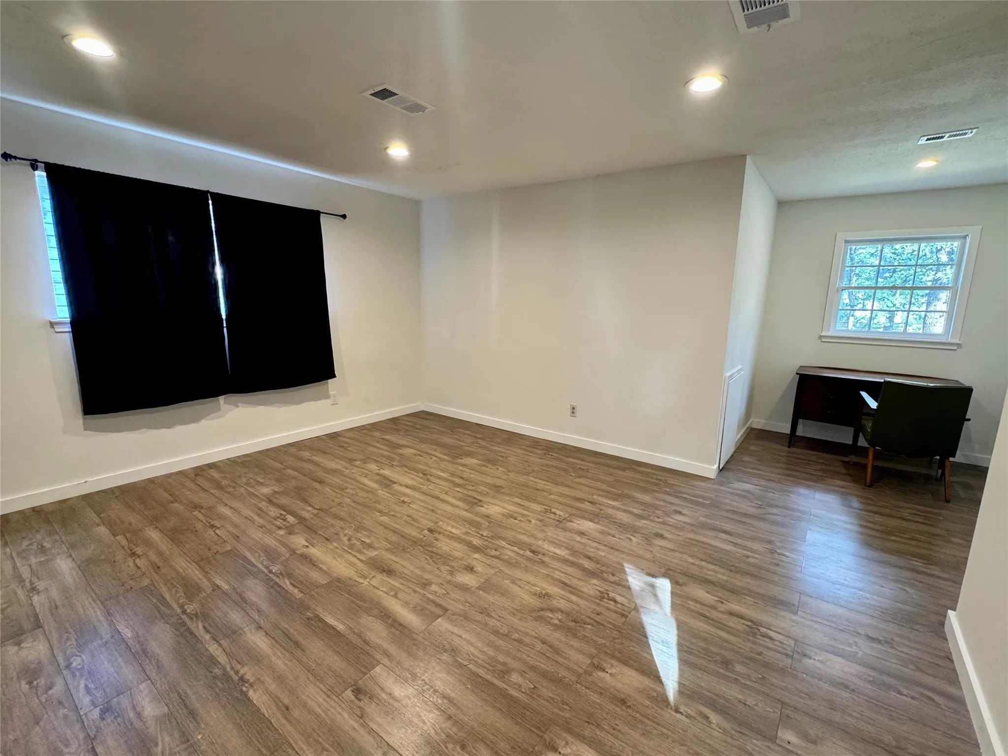 Single Family Residence For Rent in Tarrant County , 211 Mill Creek Drive, Arlington, Texas 76010, 3 Bedroom, 4 Bathroom, 2 Garage spaces, 3,429 Sqft, built in 1967, mls#21332691, Real Estate Agent in Arlington, Homes For Rent in Tarrant county, Homes For Rent in Arlington, Realtor in Arlington Texas, Real Estate Brokerage Independent Realty Texas, Luminita Cordes Realtor