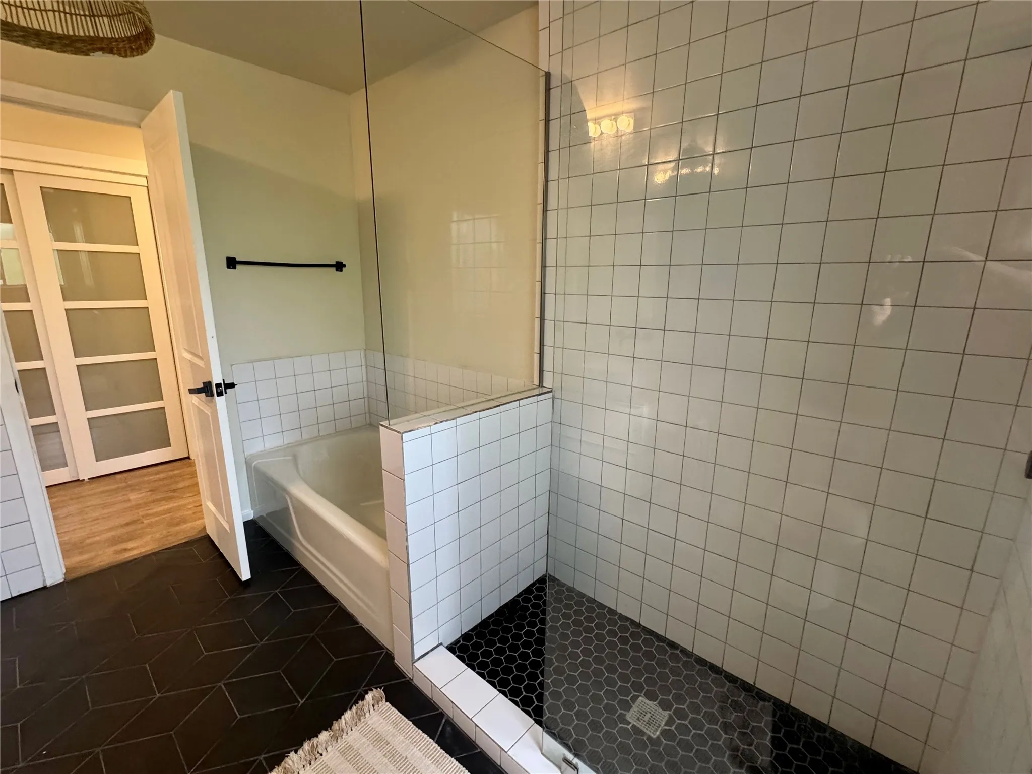 Single Family Residence For Rent in Tarrant County , 211 Mill Creek Drive, Arlington, Texas 76010, 3 Bedroom, 4 Bathroom, 2 Garage spaces, 3,429 Sqft, built in 1967, mls#21332691, Real Estate Agent in Arlington, Homes For Rent in Tarrant county, Homes For Rent in Arlington, Realtor in Arlington Texas, Real Estate Brokerage Independent Realty Texas, Luminita Cordes Realtor