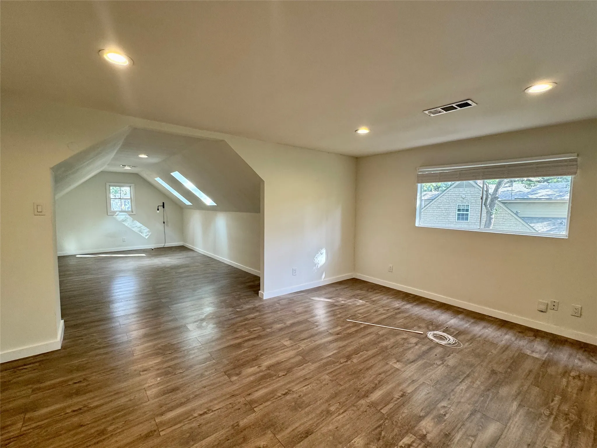 Single Family Residence For Rent in Tarrant County , 211 Mill Creek Drive, Arlington, Texas 76010, 3 Bedroom, 4 Bathroom, 2 Garage spaces, 3,429 Sqft, built in 1967, mls#21332691, Real Estate Agent in Arlington, Homes For Rent in Tarrant county, Homes For Rent in Arlington, Realtor in Arlington Texas, Real Estate Brokerage Independent Realty Texas, Luminita Cordes Realtor
