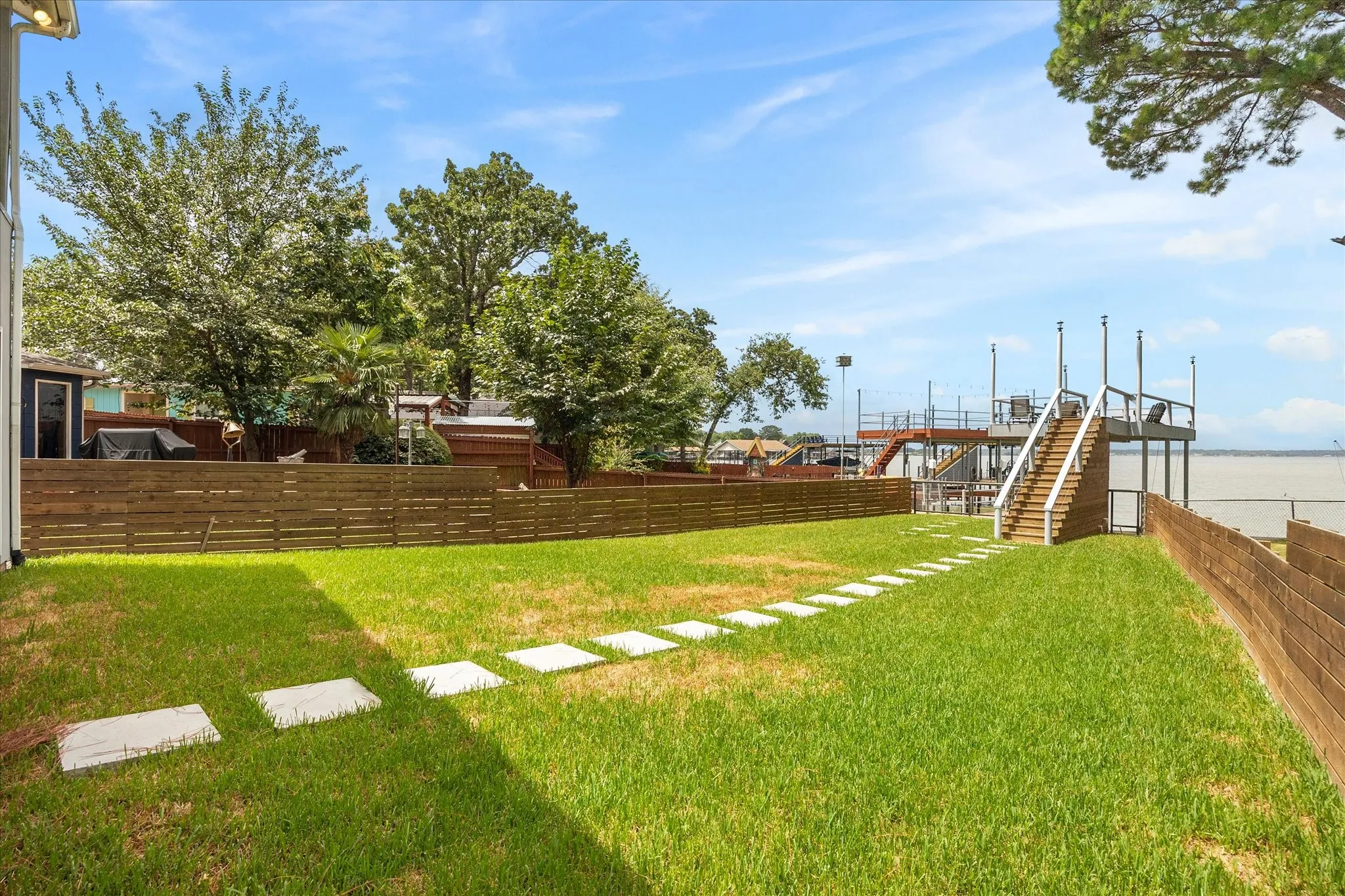 Single Family Residence For Sale in Henderson County , 130 Harbor Drive, Gun Barrel City, Texas 75156, 3 Bedroom, 4 Bathroom, 2 Garage spaces, 2,910 Sqft, built in 2019, mls#21332713, Real Estate Agent in Gun Barrel City, Homes For Sale in Henderson county, Homes For Sale in Gun Barrel City, Realtor in Gun Barrel City Texas, Real Estate Brokerage Independent Realty Texas, Luminita Cordes Realtor