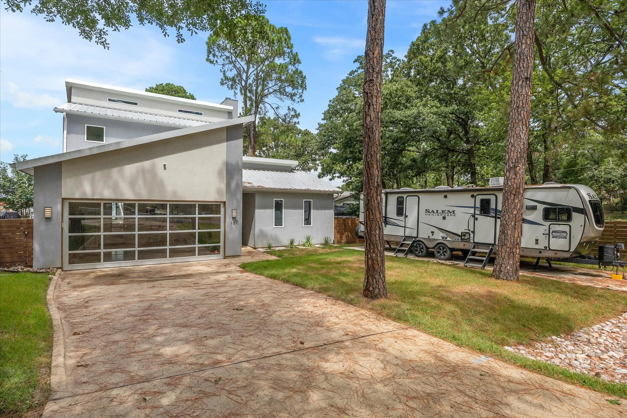 Single Family Residence For Sale in Henderson County , 130 Harbor Drive, Gun Barrel City, Texas 75156, 3 Bedroom, 4 Bathroom, 2 Garage spaces, 2,910 Sqft, built in 2019, mls#21332713, Real Estate Agent in Gun Barrel City, Homes For Sale in Henderson county, Homes For Sale in Gun Barrel City, Realtor in Gun Barrel City Texas, Real Estate Brokerage Independent Realty Texas, Luminita Cordes Realtor