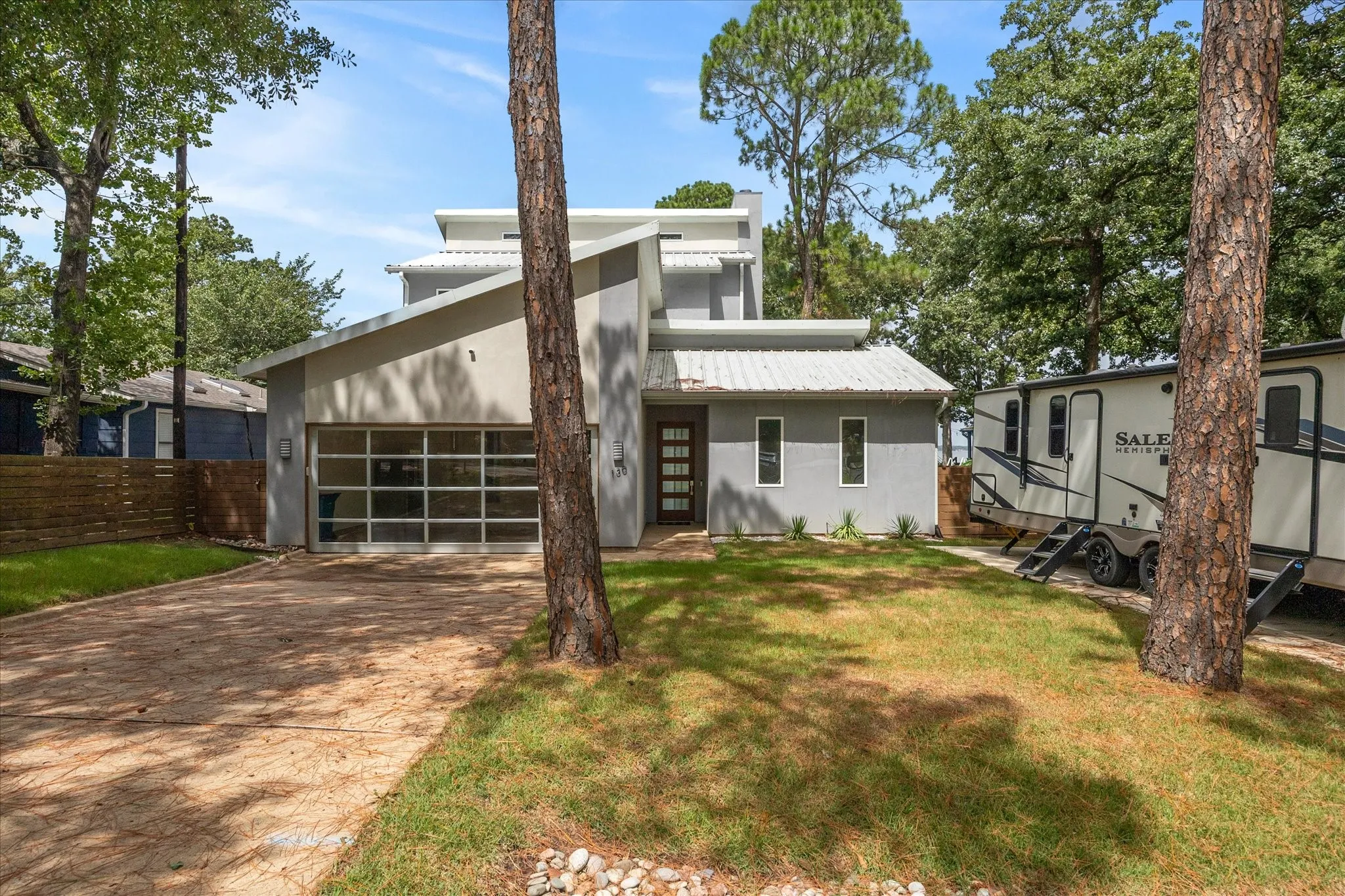 Single Family Residence For Sale in Henderson County , 130 Harbor Drive, Gun Barrel City, Texas 75156, 3 Bedroom, 4 Bathroom, 2 Garage spaces, 2,910 Sqft, built in 2019, mls#21332713, Real Estate Agent in Gun Barrel City, Homes For Sale in Henderson county, Homes For Sale in Gun Barrel City, Realtor in Gun Barrel City Texas, Real Estate Brokerage Independent Realty Texas, Luminita Cordes Realtor