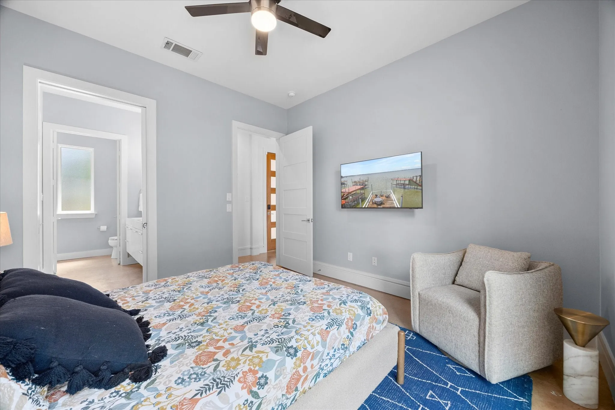 Single Family Residence For Sale in Henderson County , 130 Harbor Drive, Gun Barrel City, Texas 75156, 3 Bedroom, 4 Bathroom, 2 Garage spaces, 2,910 Sqft, built in 2019, mls#21332713, Real Estate Agent in Gun Barrel City, Homes For Sale in Henderson county, Homes For Sale in Gun Barrel City, Realtor in Gun Barrel City Texas, Real Estate Brokerage Independent Realty Texas, Luminita Cordes Realtor