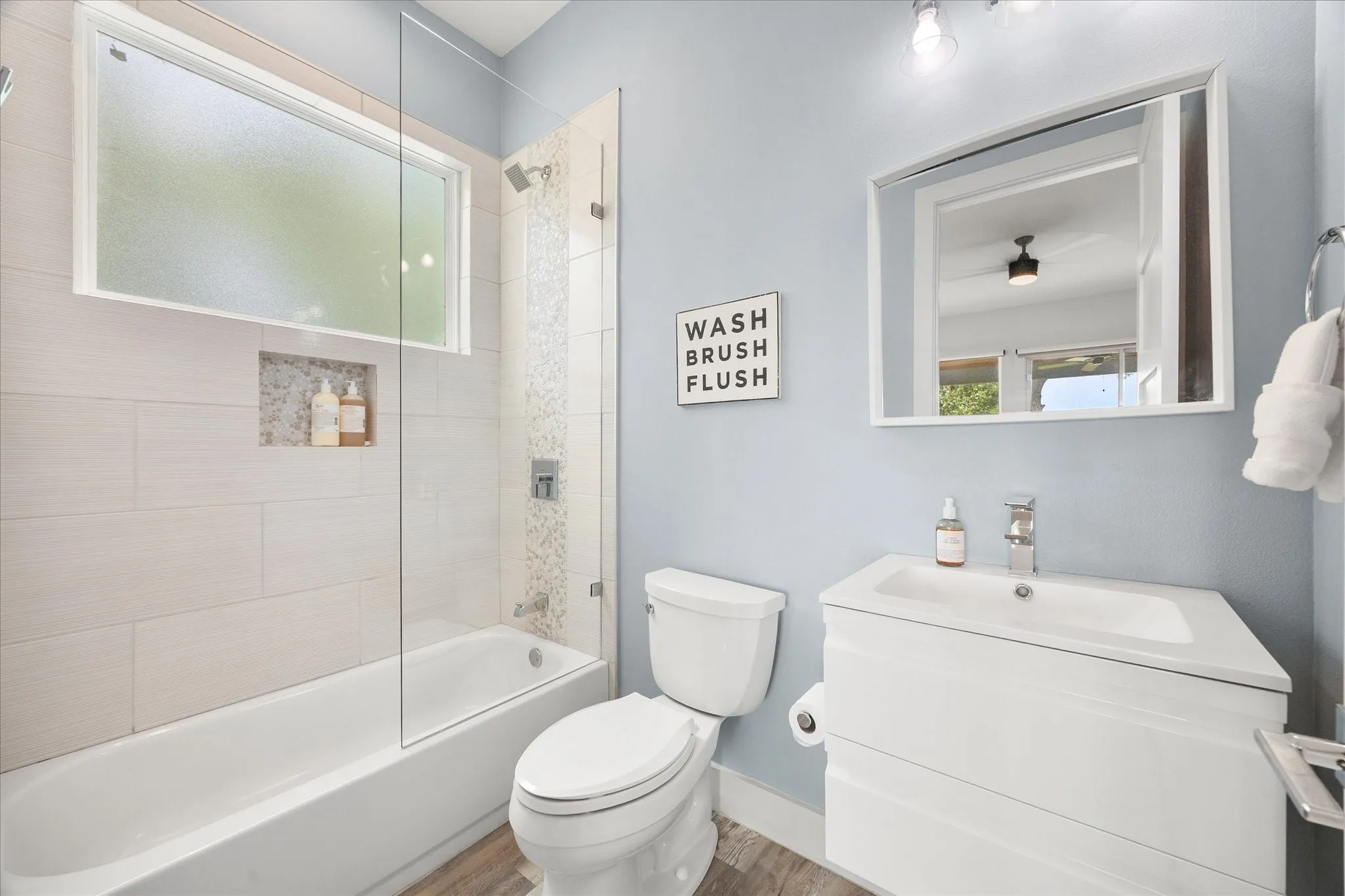 Single Family Residence For Sale in Henderson County , 130 Harbor Drive, Gun Barrel City, Texas 75156, 3 Bedroom, 4 Bathroom, 2 Garage spaces, 2,910 Sqft, built in 2019, mls#21332713, Real Estate Agent in Gun Barrel City, Homes For Sale in Henderson county, Homes For Sale in Gun Barrel City, Realtor in Gun Barrel City Texas, Real Estate Brokerage Independent Realty Texas, Luminita Cordes Realtor