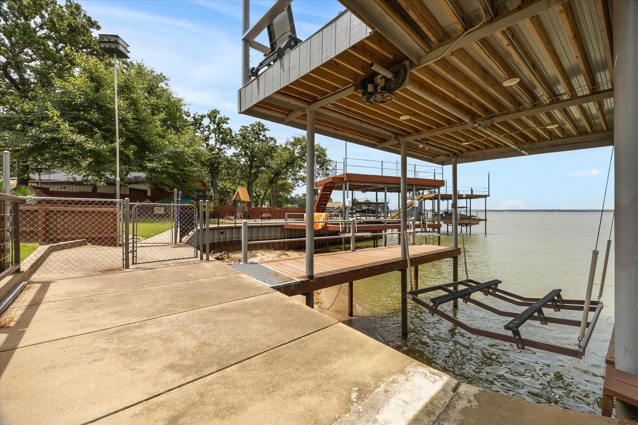 Single Family Residence For Sale in Henderson County , 130 Harbor Drive, Gun Barrel City, Texas 75156, 3 Bedroom, 4 Bathroom, 2 Garage spaces, 2,910 Sqft, built in 2019, mls#21332713, Real Estate Agent in Gun Barrel City, Homes For Sale in Henderson county, Homes For Sale in Gun Barrel City, Realtor in Gun Barrel City Texas, Real Estate Brokerage Independent Realty Texas, Luminita Cordes Realtor