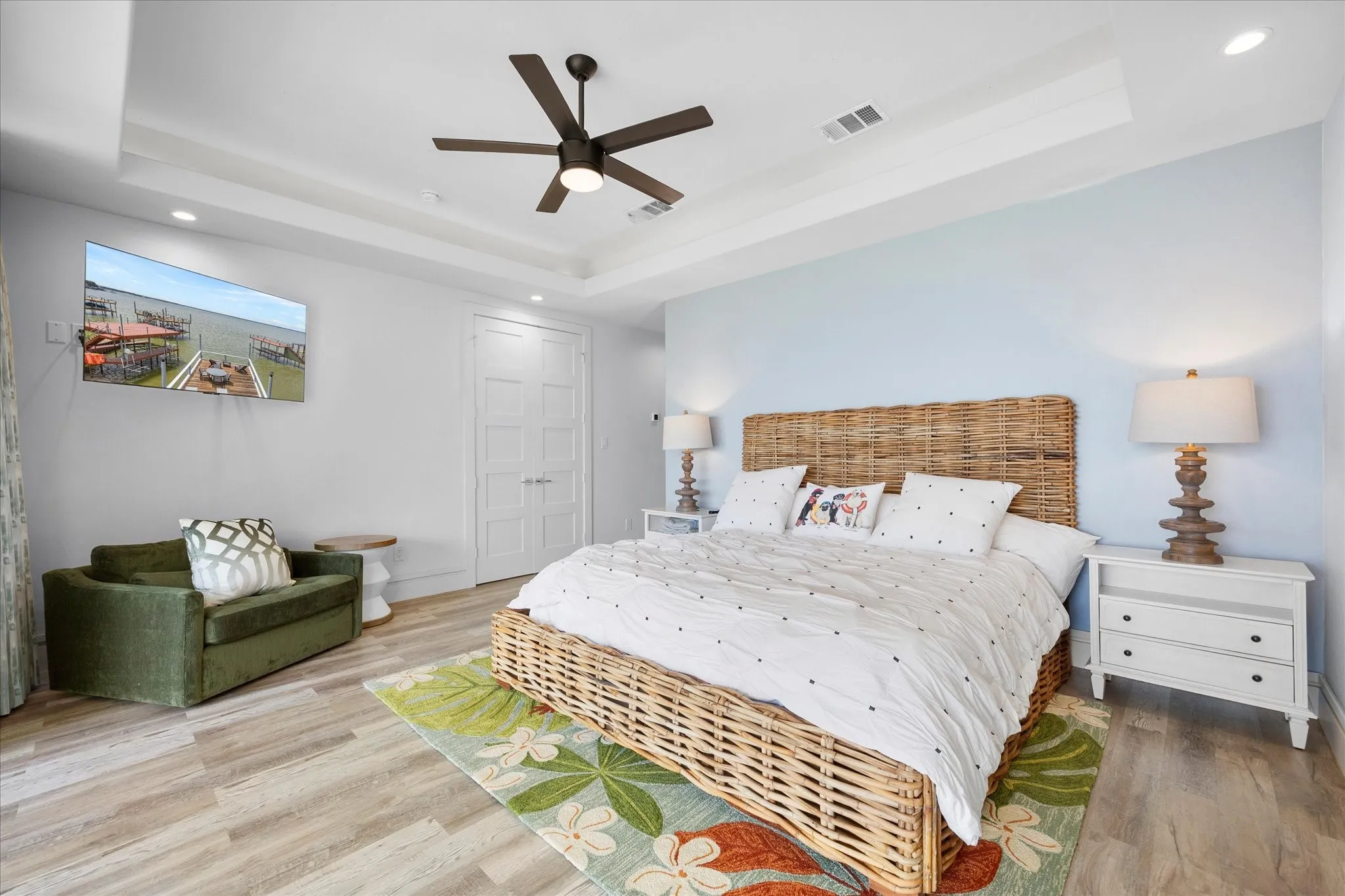 Single Family Residence For Sale in Henderson County , 130 Harbor Drive, Gun Barrel City, Texas 75156, 3 Bedroom, 4 Bathroom, 2 Garage spaces, 2,910 Sqft, built in 2019, mls#21332713, Real Estate Agent in Gun Barrel City, Homes For Sale in Henderson county, Homes For Sale in Gun Barrel City, Realtor in Gun Barrel City Texas, Real Estate Brokerage Independent Realty Texas, Luminita Cordes Realtor