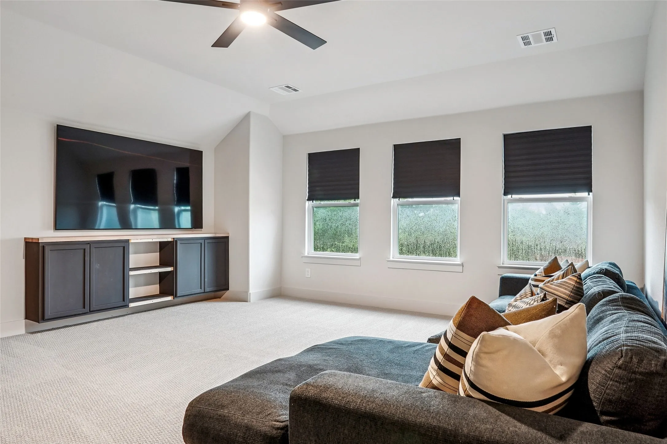Single Family Residence For Sale in Ellis County , 826 Townsman Court, Midlothian, Texas 76065, 4 Bedroom, 4 Bathroom, 3 Garage spaces, 3,176 Sqft, built in 2025, mls#21329398, Real Estate Agent in Midlothian, Homes For Sale in Ellis county, Homes For Sale in Midlothian, Realtor in Midlothian Texas, Real Estate Brokerage Independent Realty Texas, Luminita Cordes Realtor
