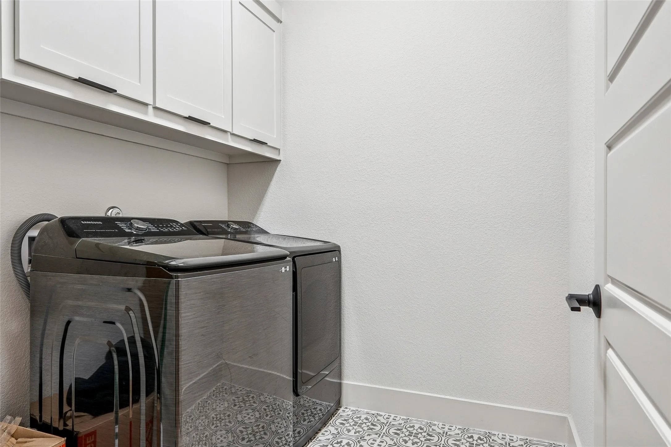 Single Family Residence For Sale in Ellis County , 826 Townsman Court, Midlothian, Texas 76065, 4 Bedroom, 4 Bathroom, 3 Garage spaces, 3,176 Sqft, built in 2025, mls#21329398, Real Estate Agent in Midlothian, Homes For Sale in Ellis county, Homes For Sale in Midlothian, Realtor in Midlothian Texas, Real Estate Brokerage Independent Realty Texas, Luminita Cordes Realtor