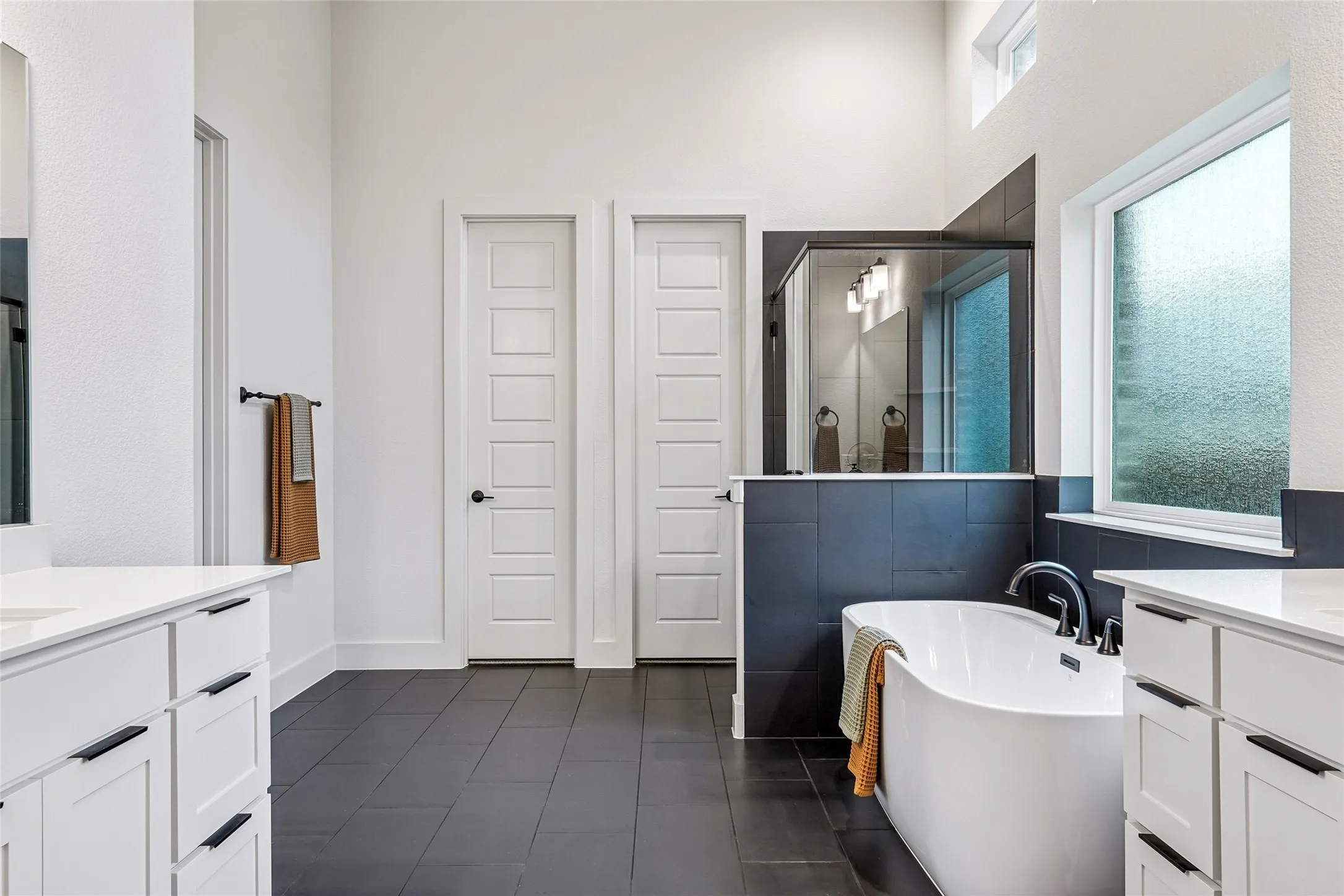 Single Family Residence For Sale in Ellis County , 826 Townsman Court, Midlothian, Texas 76065, 4 Bedroom, 4 Bathroom, 3 Garage spaces, 3,176 Sqft, built in 2025, mls#21329398, Real Estate Agent in Midlothian, Homes For Sale in Ellis county, Homes For Sale in Midlothian, Realtor in Midlothian Texas, Real Estate Brokerage Independent Realty Texas, Luminita Cordes Realtor
