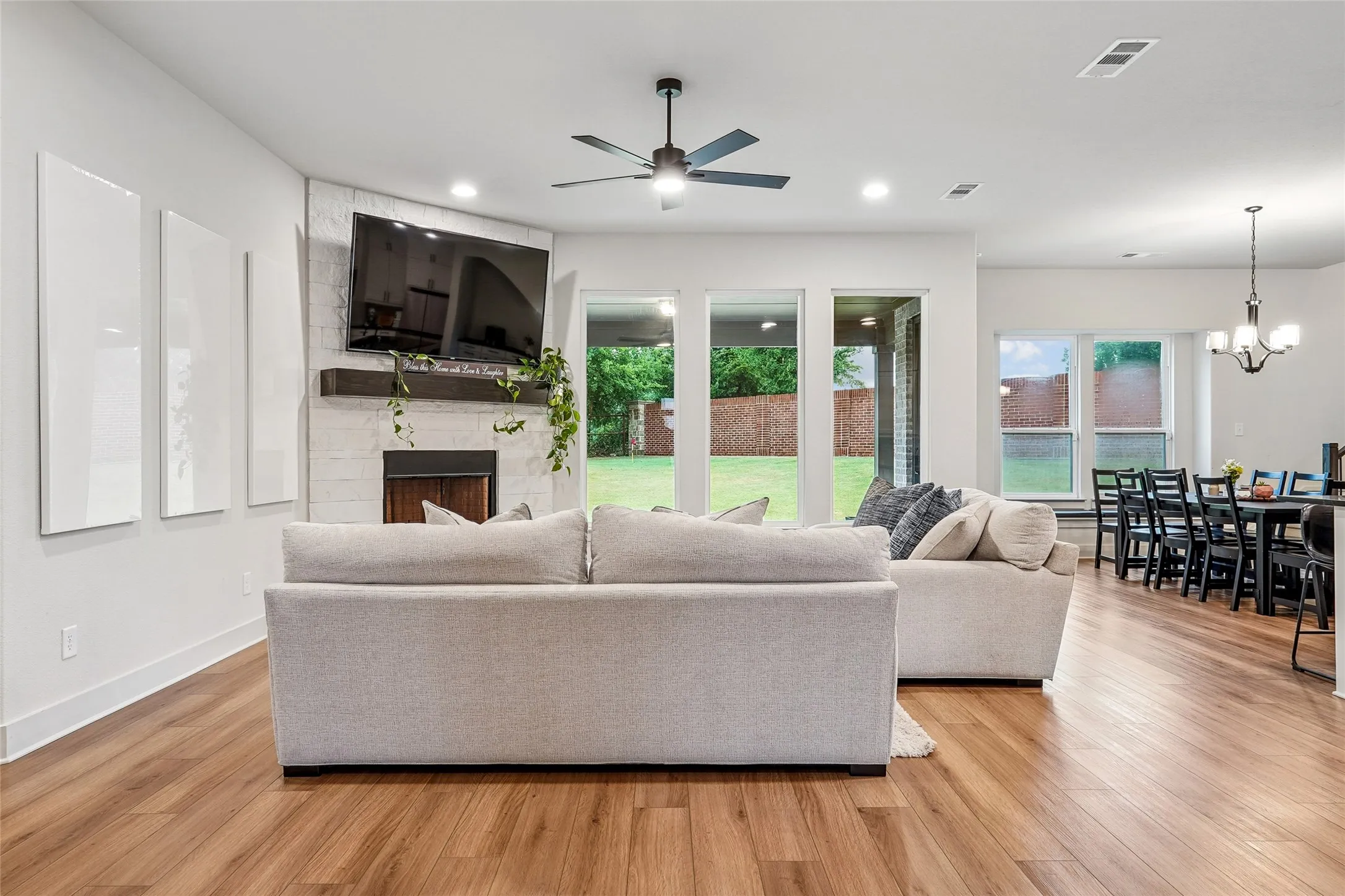 Single Family Residence For Sale in Ellis County , 826 Townsman Court, Midlothian, Texas 76065, 4 Bedroom, 4 Bathroom, 3 Garage spaces, 3,176 Sqft, built in 2025, mls#21329398, Real Estate Agent in Midlothian, Homes For Sale in Ellis county, Homes For Sale in Midlothian, Realtor in Midlothian Texas, Real Estate Brokerage Independent Realty Texas, Luminita Cordes Realtor