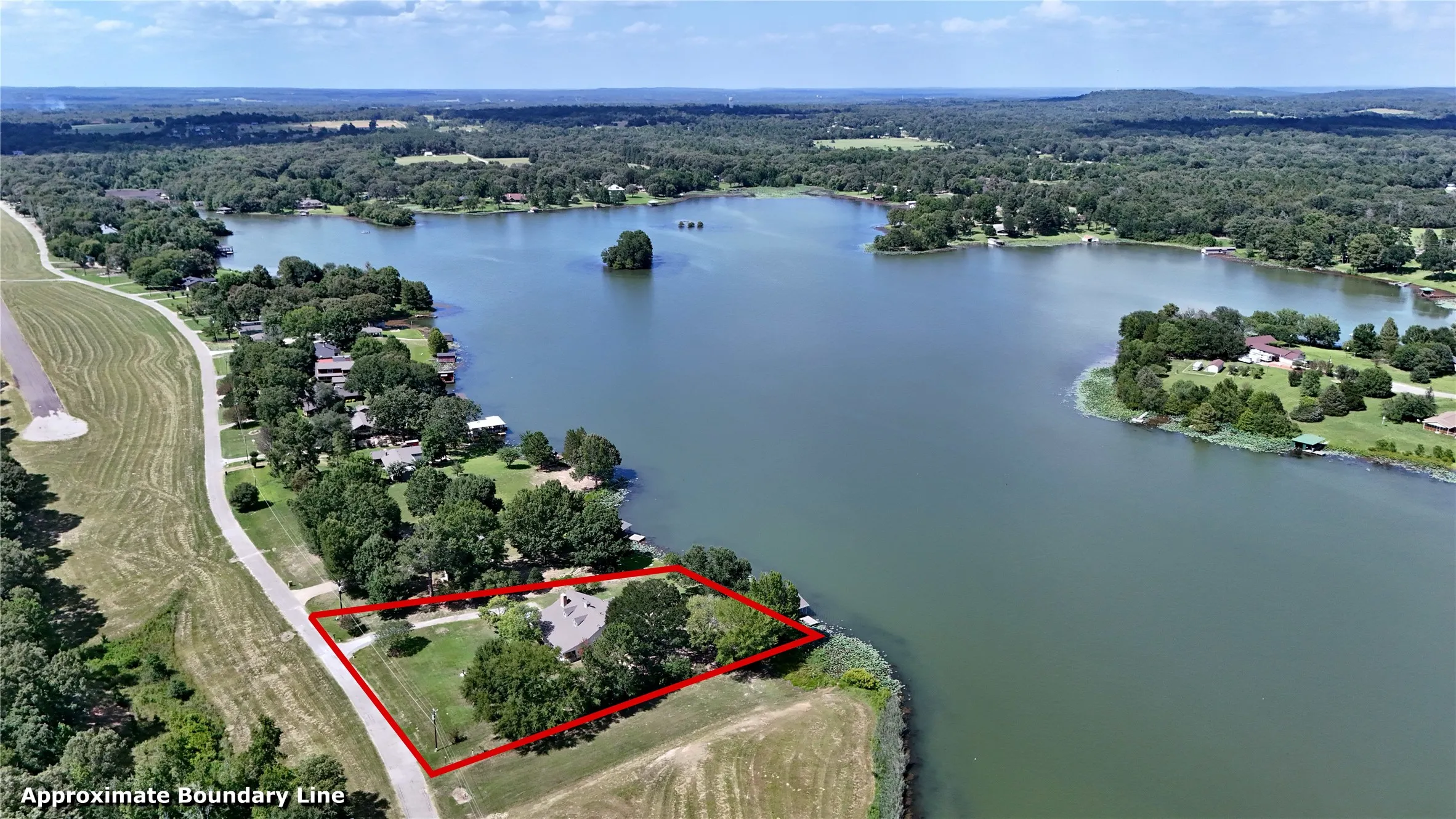 Single Family Residence For Sale in Henderson County , 12075 W Lake Drive, Murchison, Texas 75778, 3 Bedroom, 2 Bathroom, 2 Garage spaces, 2,694 Sqft, built in 1986, mls#21332730, Real Estate Agent in Murchison, Homes For Sale in Henderson county, Homes For Sale in Murchison, Realtor in Murchison Texas, Real Estate Brokerage Independent Realty Texas, Luminita Cordes Realtor
