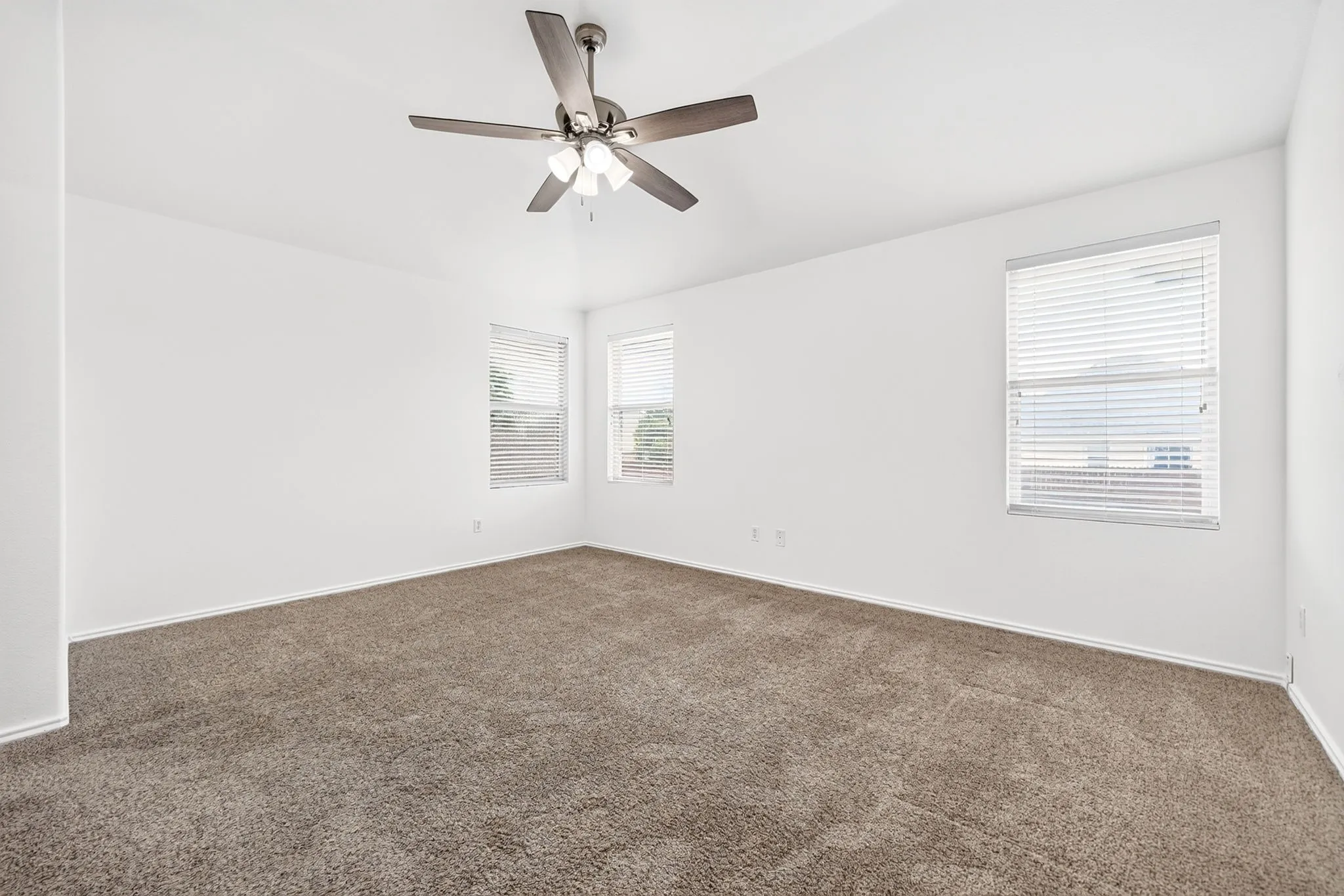Single Family Residence For Sale in Collin County , 904 Silver Sage Drive, Wylie, Texas 75098, 4 Bedroom, 3 Bathroom, 2 Garage spaces, 2,603 Sqft, built in 2006, mls#21332738, Real Estate Agent in Wylie, Homes For Sale in Collin county, Homes For Sale in Wylie, Realtor in Wylie Texas, Real Estate Brokerage Independent Realty Texas, Luminita Cordes Realtor