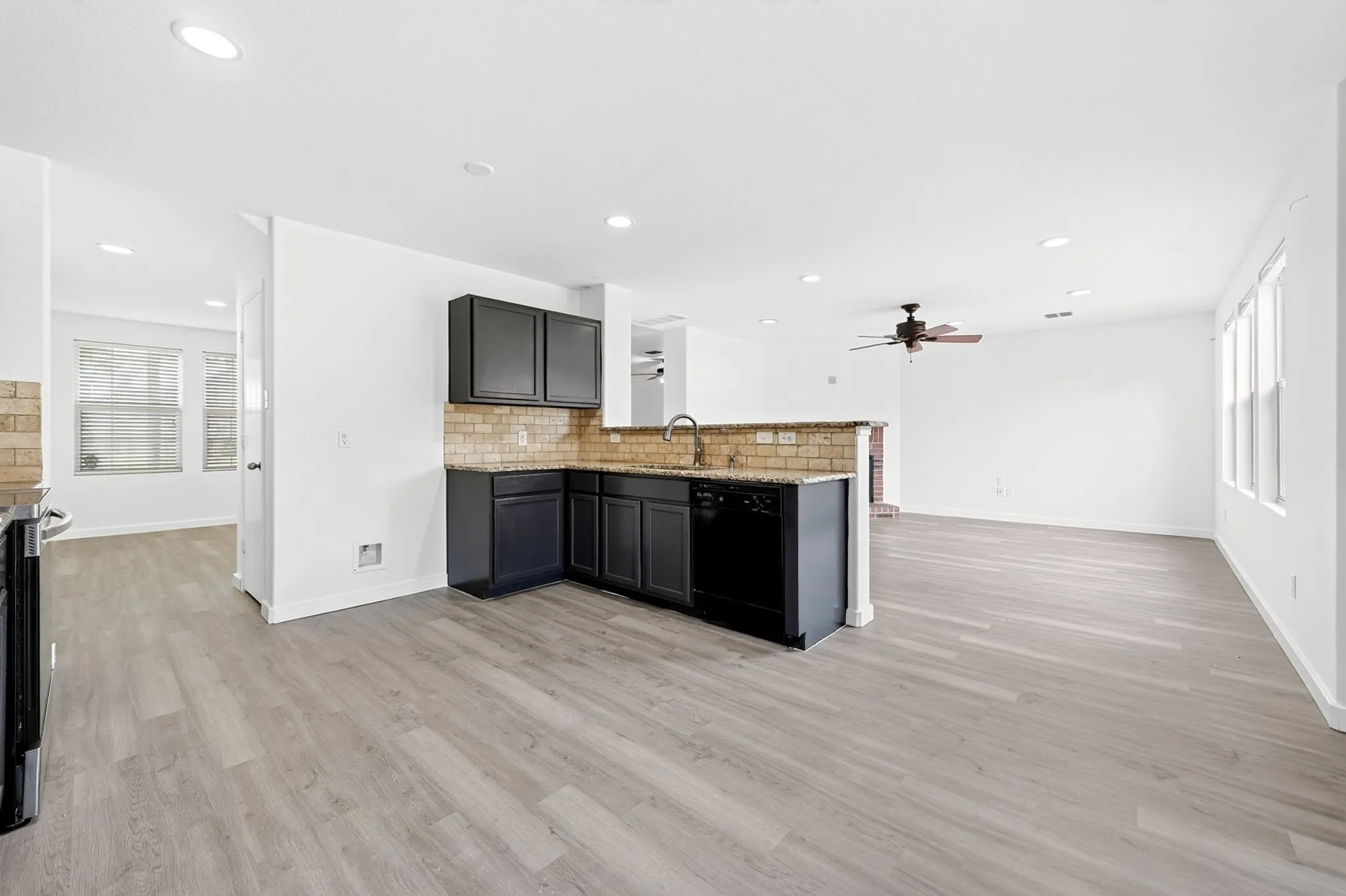 Single Family Residence For Sale in Collin County , 904 Silver Sage Drive, Wylie, Texas 75098, 4 Bedroom, 3 Bathroom, 2 Garage spaces, 2,603 Sqft, built in 2006, mls#21332738, Real Estate Agent in Wylie, Homes For Sale in Collin county, Homes For Sale in Wylie, Realtor in Wylie Texas, Real Estate Brokerage Independent Realty Texas, Luminita Cordes Realtor