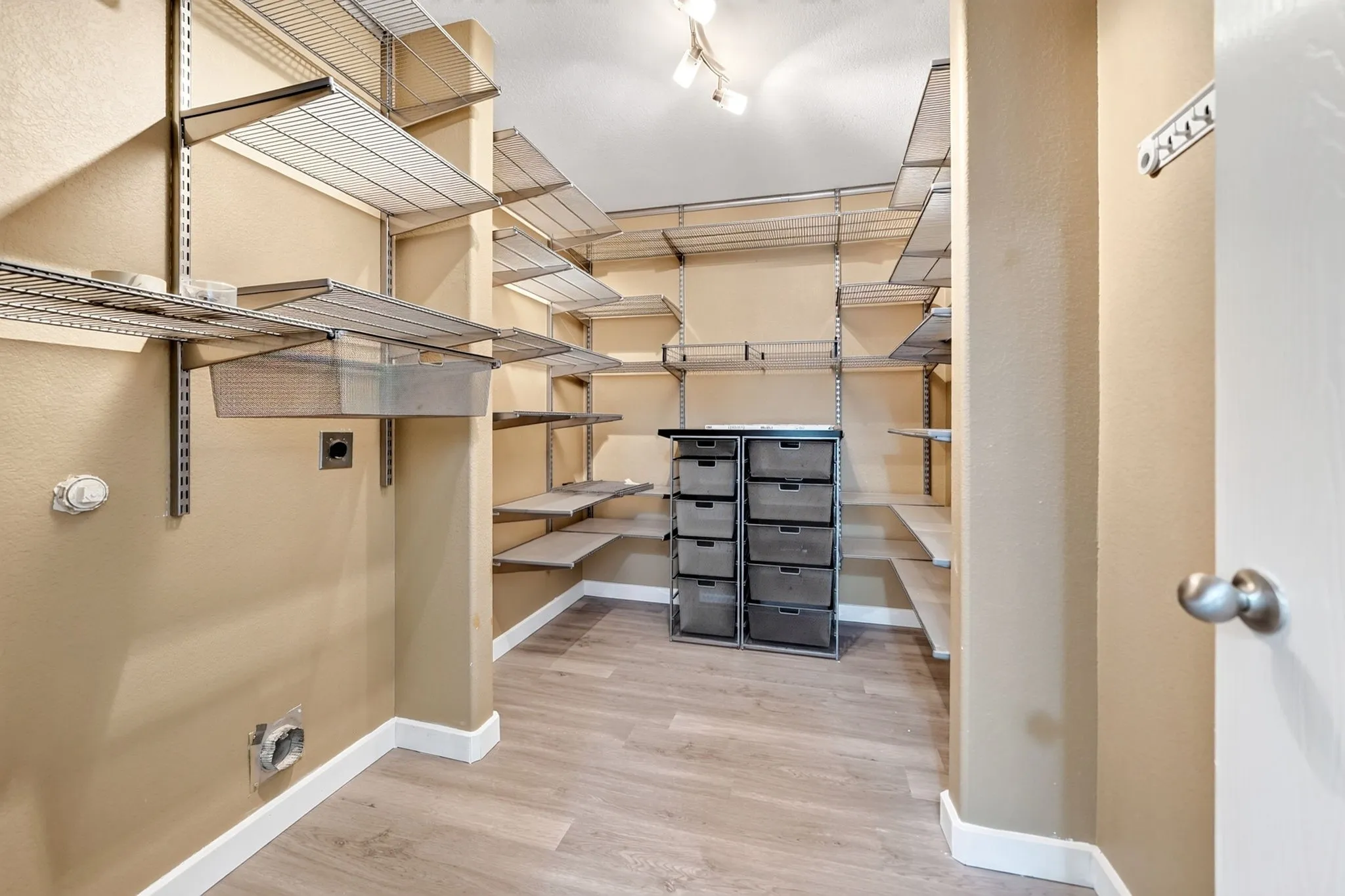 Single Family Residence For Sale in Collin County , 904 Silver Sage Drive, Wylie, Texas 75098, 4 Bedroom, 3 Bathroom, 2 Garage spaces, 2,603 Sqft, built in 2006, mls#21332738, Real Estate Agent in Wylie, Homes For Sale in Collin county, Homes For Sale in Wylie, Realtor in Wylie Texas, Real Estate Brokerage Independent Realty Texas, Luminita Cordes Realtor
