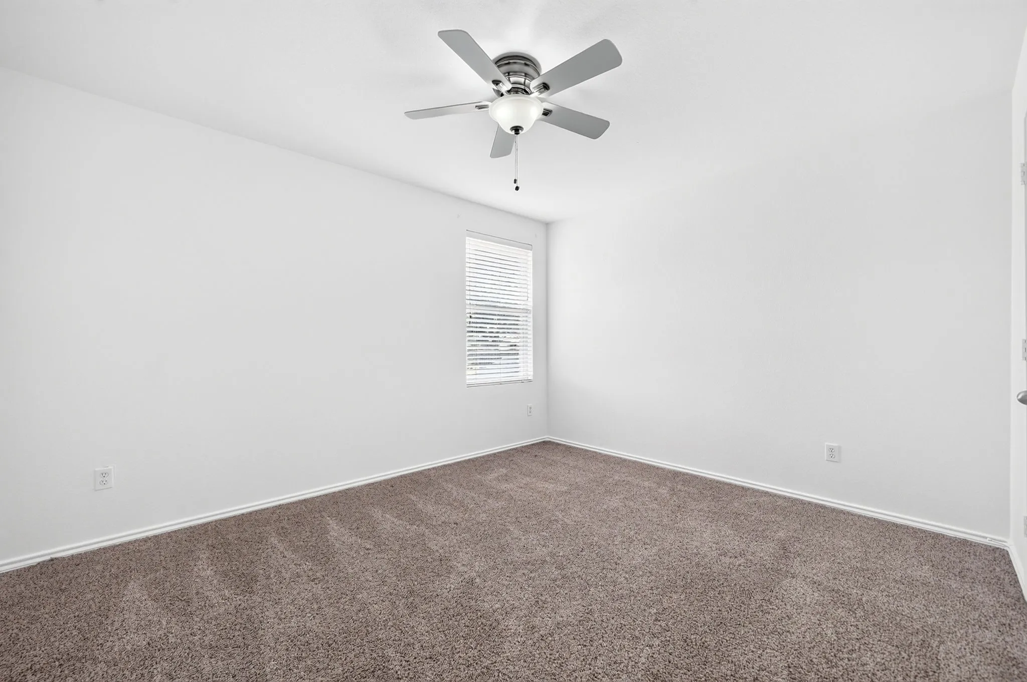 Single Family Residence For Sale in Collin County , 904 Silver Sage Drive, Wylie, Texas 75098, 4 Bedroom, 3 Bathroom, 2 Garage spaces, 2,603 Sqft, built in 2006, mls#21332738, Real Estate Agent in Wylie, Homes For Sale in Collin county, Homes For Sale in Wylie, Realtor in Wylie Texas, Real Estate Brokerage Independent Realty Texas, Luminita Cordes Realtor