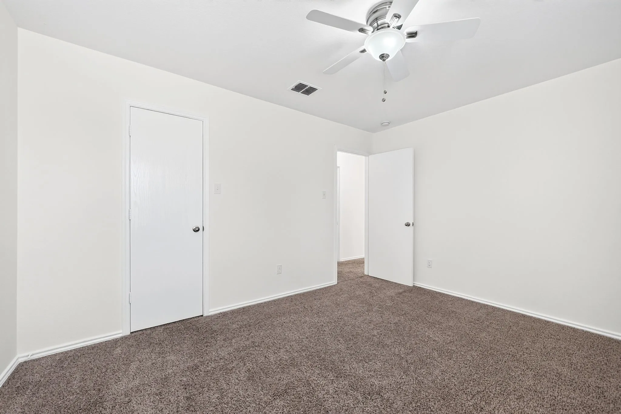 Single Family Residence For Sale in Collin County , 904 Silver Sage Drive, Wylie, Texas 75098, 4 Bedroom, 3 Bathroom, 2 Garage spaces, 2,603 Sqft, built in 2006, mls#21332738, Real Estate Agent in Wylie, Homes For Sale in Collin county, Homes For Sale in Wylie, Realtor in Wylie Texas, Real Estate Brokerage Independent Realty Texas, Luminita Cordes Realtor