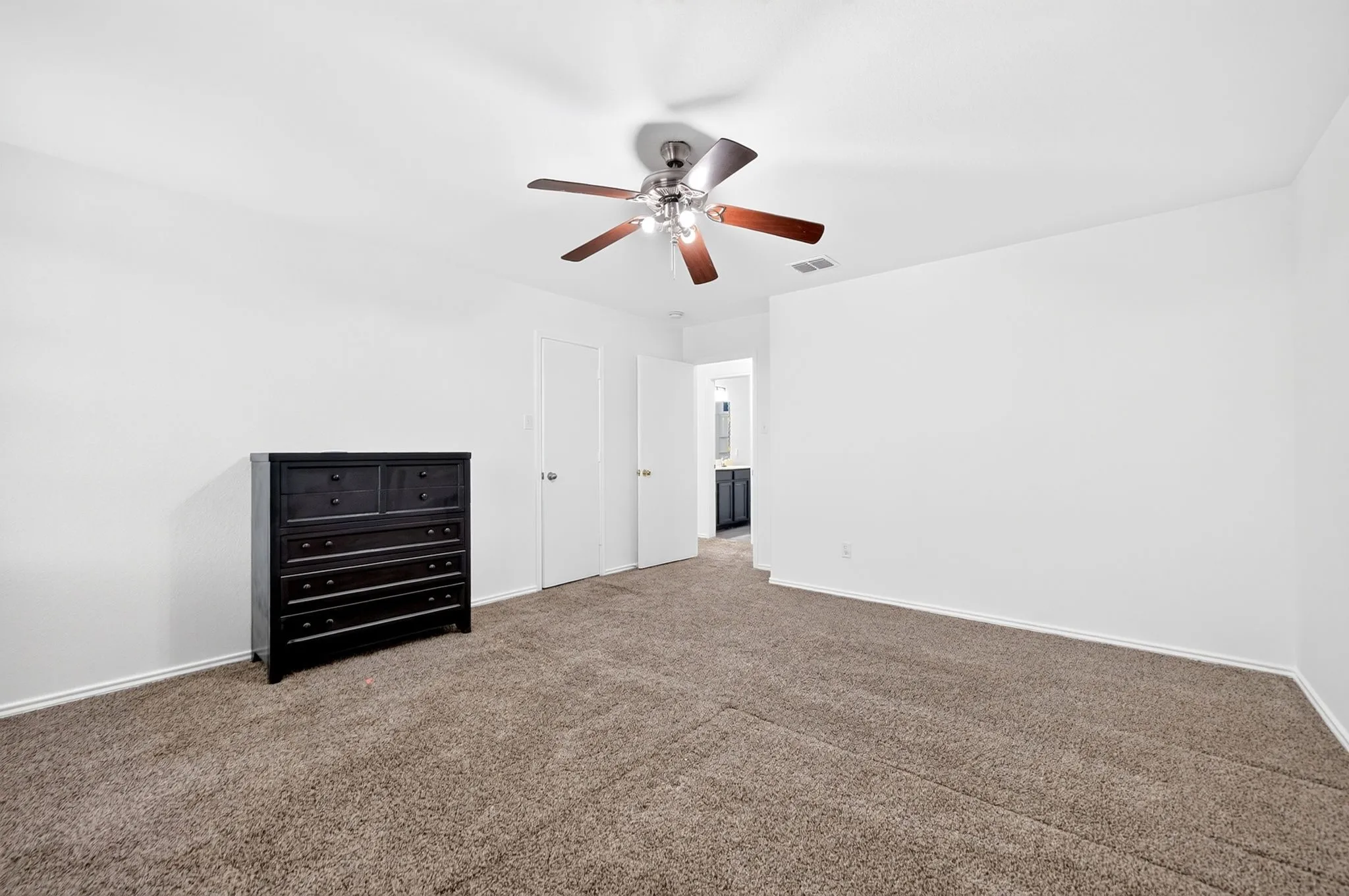 Single Family Residence For Sale in Collin County , 904 Silver Sage Drive, Wylie, Texas 75098, 4 Bedroom, 3 Bathroom, 2 Garage spaces, 2,603 Sqft, built in 2006, mls#21332738, Real Estate Agent in Wylie, Homes For Sale in Collin county, Homes For Sale in Wylie, Realtor in Wylie Texas, Real Estate Brokerage Independent Realty Texas, Luminita Cordes Realtor