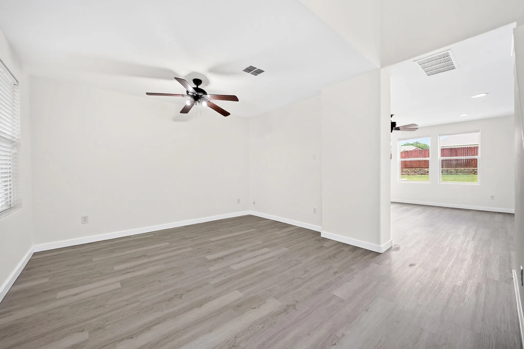Single Family Residence For Sale in Collin County , 904 Silver Sage Drive, Wylie, Texas 75098, 4 Bedroom, 3 Bathroom, 2 Garage spaces, 2,603 Sqft, built in 2006, mls#21332738, Real Estate Agent in Wylie, Homes For Sale in Collin county, Homes For Sale in Wylie, Realtor in Wylie Texas, Real Estate Brokerage Independent Realty Texas, Luminita Cordes Realtor