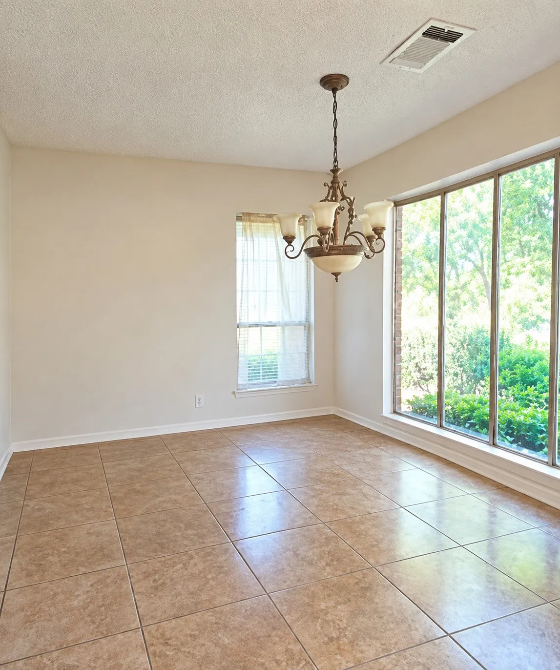 Single Family Residence For Sale in Collin County , 265 Weston Road, Weston, Texas 75009, 4 Bedroom, 4 Bathroom, Garage spaces, 3,376 Sqft, built in 1972, mls#21332529, Real Estate Agent in Weston, Homes For Sale in Collin county, Homes For Sale in Weston, Realtor in Weston Texas, Real Estate Brokerage Independent Realty Texas, Luminita Cordes Realtor