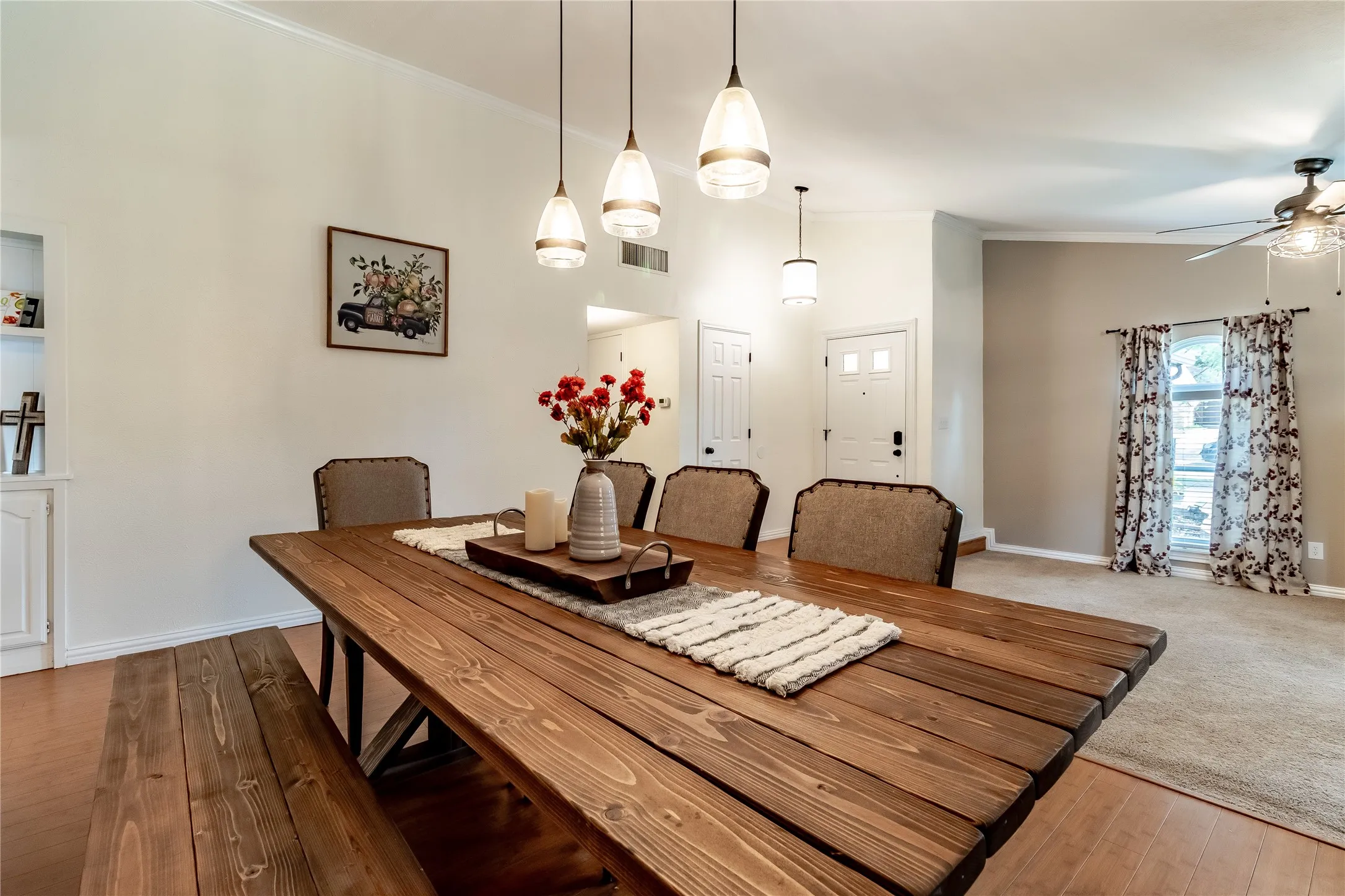 Single Family Residence For Sale in Dallas County , 1204 Warwick Drive, Mesquite, Texas 75150, 3 Bedroom, 2 Bathroom, 2 Garage spaces, 2,011 Sqft, built in 1979, mls#21329842, Real Estate Agent in Mesquite, Homes For Sale in Dallas county, Homes For Sale in Mesquite, Realtor in Mesquite Texas, Real Estate Brokerage Independent Realty Texas, Luminita Cordes Realtor