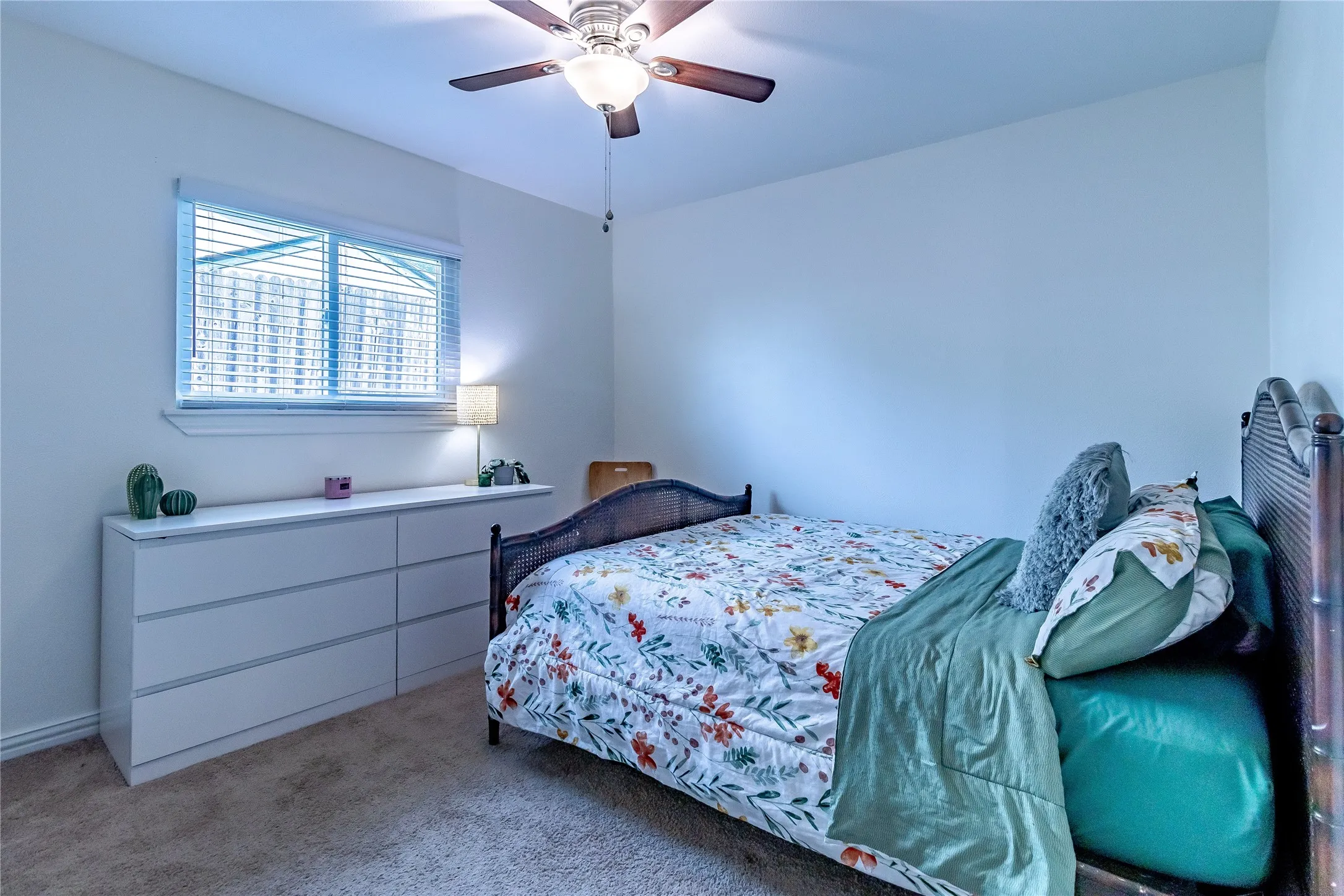 Single Family Residence For Sale in Dallas County , 1204 Warwick Drive, Mesquite, Texas 75150, 3 Bedroom, 2 Bathroom, 2 Garage spaces, 2,011 Sqft, built in 1979, mls#21329842, Real Estate Agent in Mesquite, Homes For Sale in Dallas county, Homes For Sale in Mesquite, Realtor in Mesquite Texas, Real Estate Brokerage Independent Realty Texas, Luminita Cordes Realtor