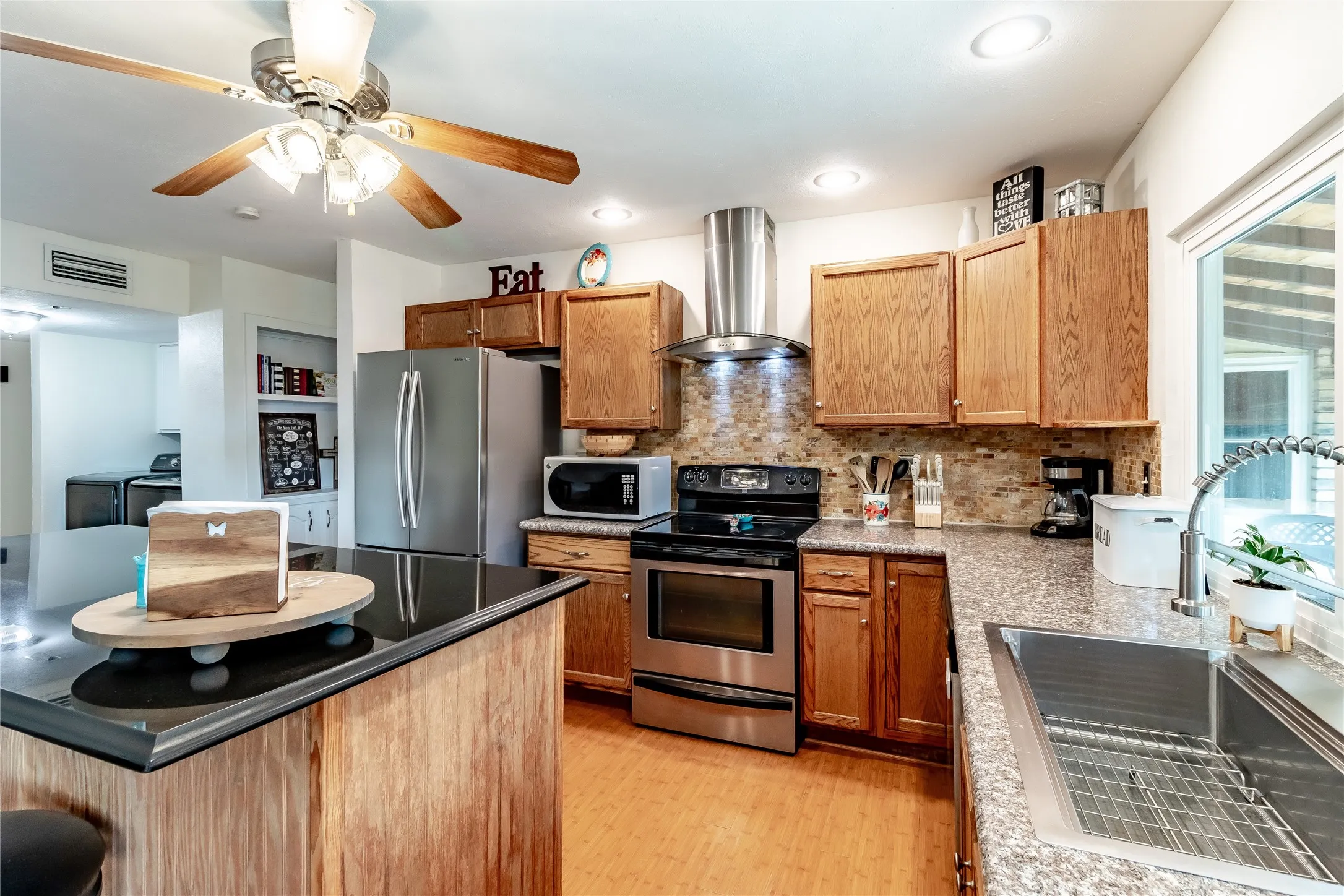 Single Family Residence For Sale in Dallas County , 1204 Warwick Drive, Mesquite, Texas 75150, 3 Bedroom, 2 Bathroom, 2 Garage spaces, 2,011 Sqft, built in 1979, mls#21329842, Real Estate Agent in Mesquite, Homes For Sale in Dallas county, Homes For Sale in Mesquite, Realtor in Mesquite Texas, Real Estate Brokerage Independent Realty Texas, Luminita Cordes Realtor