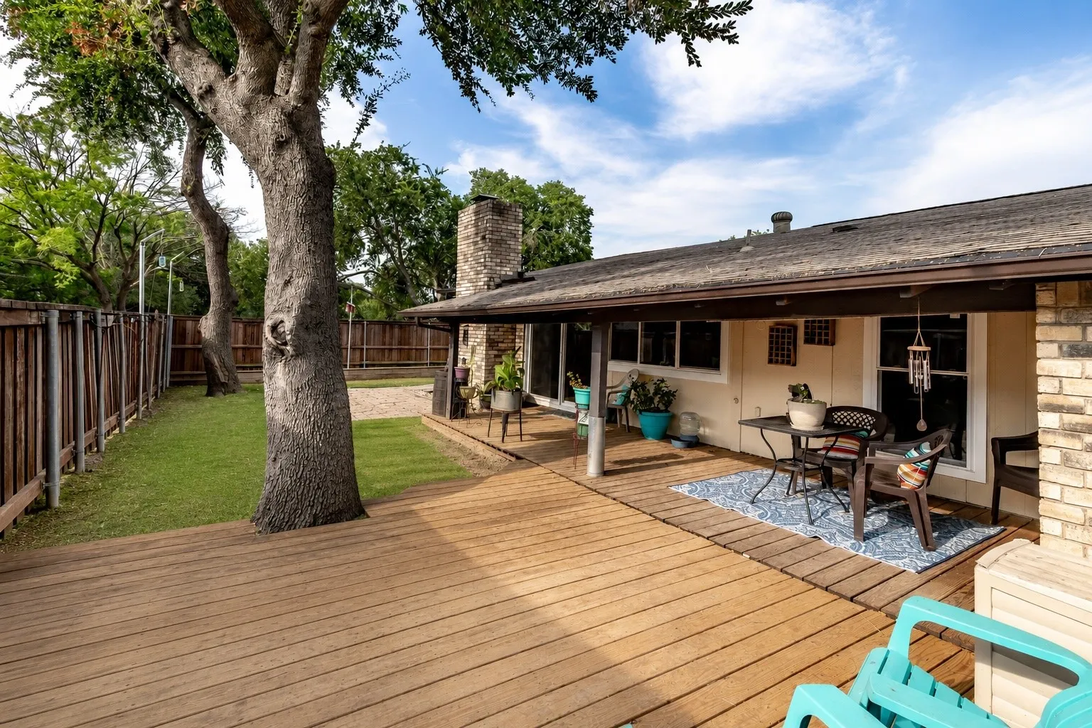 Single Family Residence For Sale in Dallas County , 1204 Warwick Drive, Mesquite, Texas 75150, 3 Bedroom, 2 Bathroom, 2 Garage spaces, 2,011 Sqft, built in 1979, mls#21329842, Real Estate Agent in Mesquite, Homes For Sale in Dallas county, Homes For Sale in Mesquite, Realtor in Mesquite Texas, Real Estate Brokerage Independent Realty Texas, Luminita Cordes Realtor