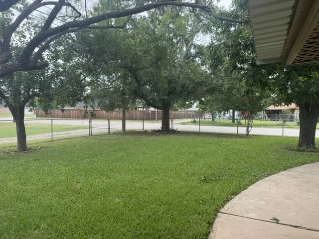 Single Family Residence For Sale in Brown County , 4504 Delwood Drive, Brownwood, Texas 76801, 3 Bedroom, 2 Bathroom, 2 Garage spaces, 1,830 Sqft, built in 1975, mls#21332766, Real Estate Agent in Brownwood, Homes For Sale in Brown county, Homes For Sale in Brownwood, Realtor in Brownwood Texas, Real Estate Brokerage Independent Realty Texas, Luminita Cordes Realtor