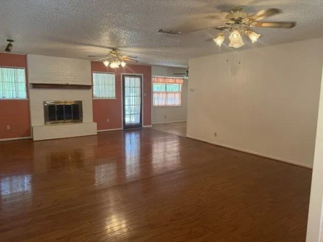 Single Family Residence For Sale in Brown County , 4504 Delwood Drive, Brownwood, Texas 76801, 3 Bedroom, 2 Bathroom, 2 Garage spaces, 1,830 Sqft, built in 1975, mls#21332766, Real Estate Agent in Brownwood, Homes For Sale in Brown county, Homes For Sale in Brownwood, Realtor in Brownwood Texas, Real Estate Brokerage Independent Realty Texas, Luminita Cordes Realtor
