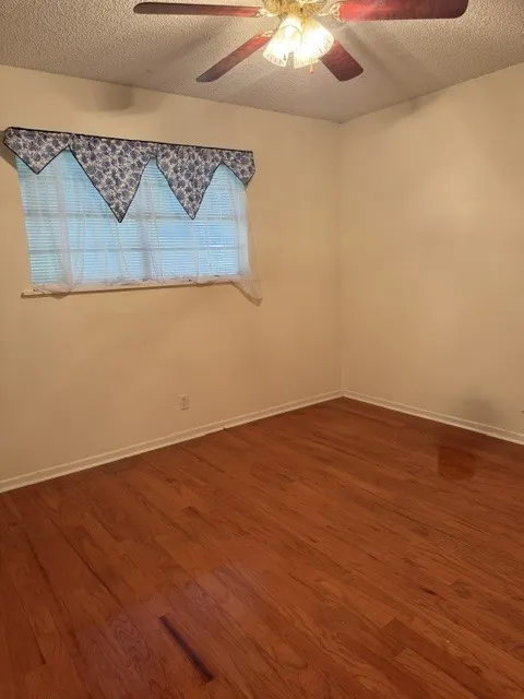 Single Family Residence For Sale in Brown County , 4504 Delwood Drive, Brownwood, Texas 76801, 3 Bedroom, 2 Bathroom, 2 Garage spaces, 1,830 Sqft, built in 1975, mls#21332766, Real Estate Agent in Brownwood, Homes For Sale in Brown county, Homes For Sale in Brownwood, Realtor in Brownwood Texas, Real Estate Brokerage Independent Realty Texas, Luminita Cordes Realtor