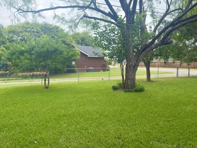 Single Family Residence For Sale in Brown County , 4504 Delwood Drive, Brownwood, Texas 76801, 3 Bedroom, 2 Bathroom, 2 Garage spaces, 1,830 Sqft, built in 1975, mls#21332766, Real Estate Agent in Brownwood, Homes For Sale in Brown county, Homes For Sale in Brownwood, Realtor in Brownwood Texas, Real Estate Brokerage Independent Realty Texas, Luminita Cordes Realtor