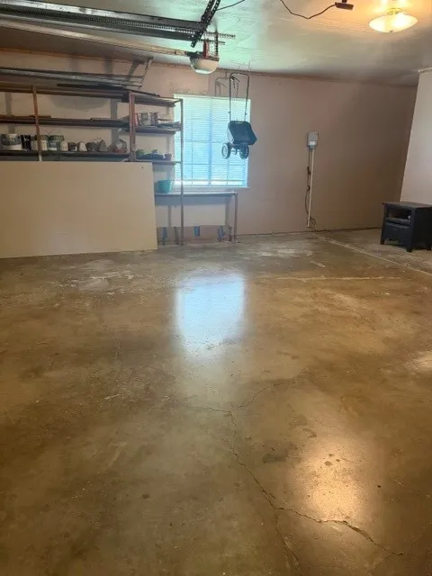 Single Family Residence For Sale in Brown County , 4504 Delwood Drive, Brownwood, Texas 76801, 3 Bedroom, 2 Bathroom, 2 Garage spaces, 1,830 Sqft, built in 1975, mls#21332766, Real Estate Agent in Brownwood, Homes For Sale in Brown county, Homes For Sale in Brownwood, Realtor in Brownwood Texas, Real Estate Brokerage Independent Realty Texas, Luminita Cordes Realtor