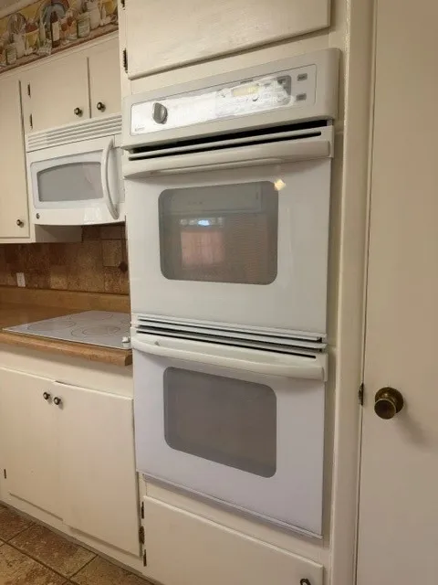 Single Family Residence For Sale in Brown County , 4504 Delwood Drive, Brownwood, Texas 76801, 3 Bedroom, 2 Bathroom, 2 Garage spaces, 1,830 Sqft, built in 1975, mls#21332766, Real Estate Agent in Brownwood, Homes For Sale in Brown county, Homes For Sale in Brownwood, Realtor in Brownwood Texas, Real Estate Brokerage Independent Realty Texas, Luminita Cordes Realtor