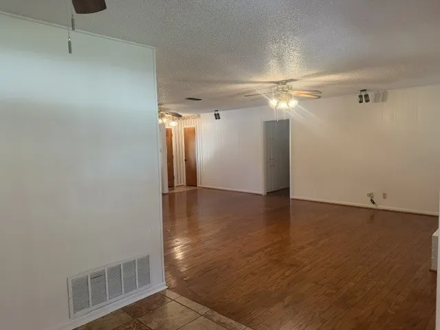 Single Family Residence For Sale in Brown County , 4504 Delwood Drive, Brownwood, Texas 76801, 3 Bedroom, 2 Bathroom, 2 Garage spaces, 1,830 Sqft, built in 1975, mls#21332766, Real Estate Agent in Brownwood, Homes For Sale in Brown county, Homes For Sale in Brownwood, Realtor in Brownwood Texas, Real Estate Brokerage Independent Realty Texas, Luminita Cordes Realtor