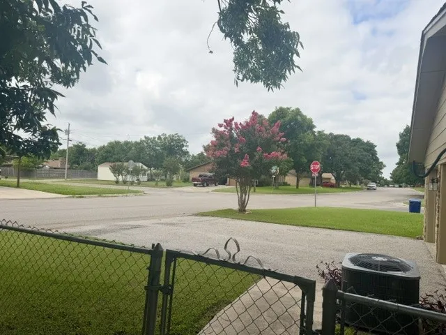 Single Family Residence For Sale in Brown County , 4504 Delwood Drive, Brownwood, Texas 76801, 3 Bedroom, 2 Bathroom, 2 Garage spaces, 1,830 Sqft, built in 1975, mls#21332766, Real Estate Agent in Brownwood, Homes For Sale in Brown county, Homes For Sale in Brownwood, Realtor in Brownwood Texas, Real Estate Brokerage Independent Realty Texas, Luminita Cordes Realtor