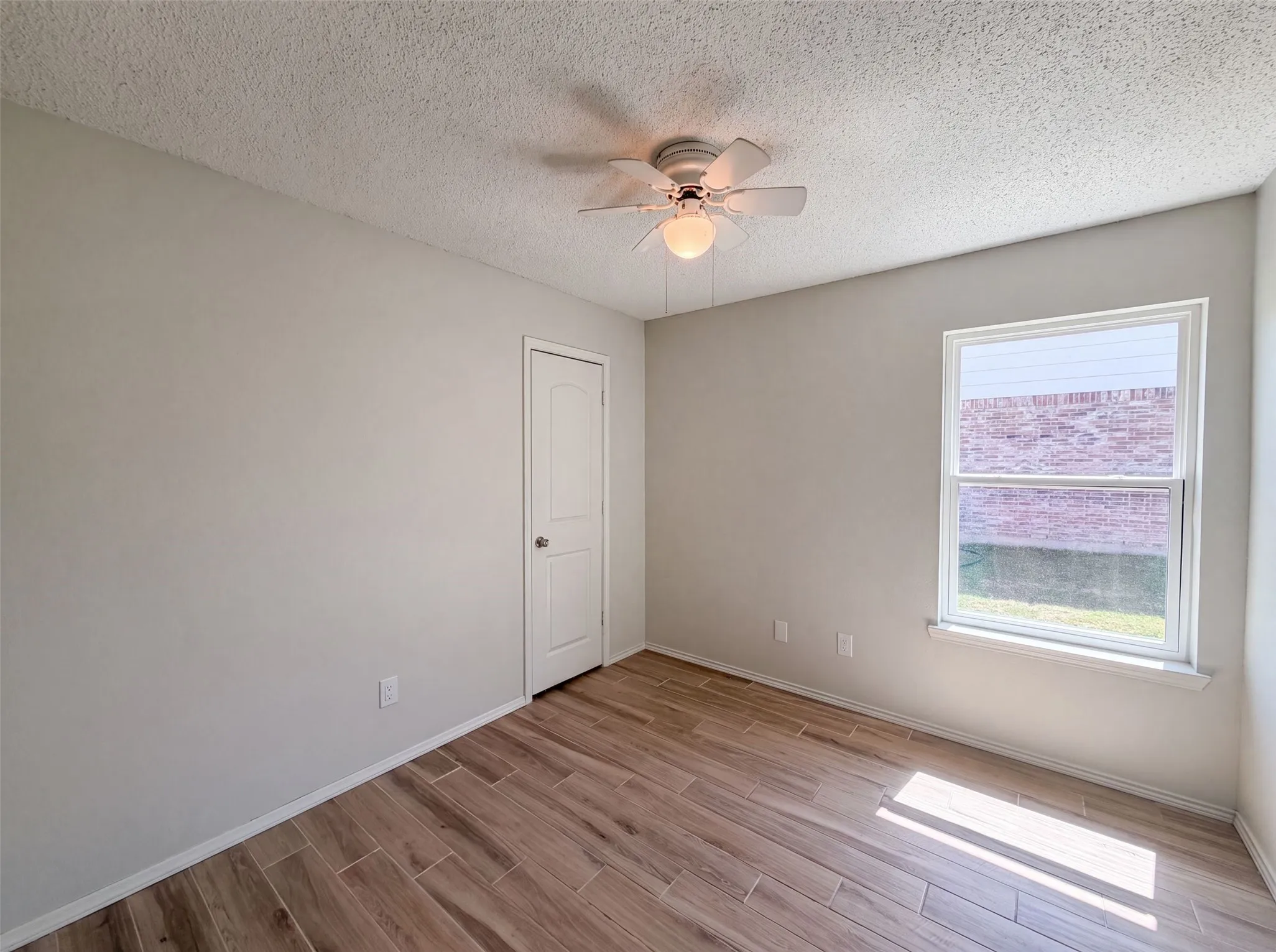 Single Family Residence For Sale in Denton County , 713 Lake Bluff Drive, Flower Mound, Texas 75028, 3 Bedroom, 2 Bathroom, 2 Garage spaces, 1,348 Sqft, built in 1990, mls#21332773, Real Estate Agent in Flower Mound, Homes For Sale in Denton county, Homes For Sale in Flower Mound, Realtor in Flower Mound Texas, Real Estate Brokerage Independent Realty Texas, Luminita Cordes Realtor