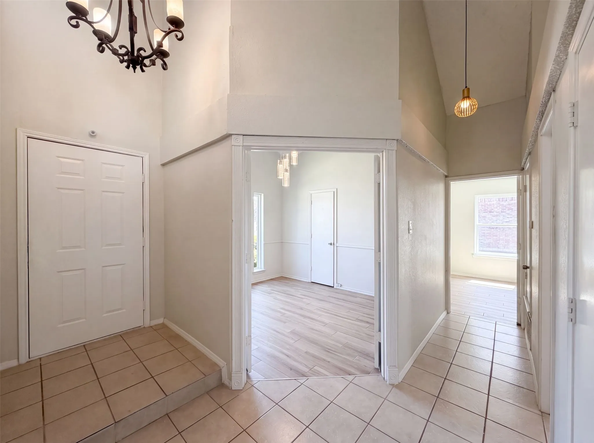 Single Family Residence For Sale in Denton County , 713 Lake Bluff Drive, Flower Mound, Texas 75028, 3 Bedroom, 2 Bathroom, 2 Garage spaces, 1,348 Sqft, built in 1990, mls#21332773, Real Estate Agent in Flower Mound, Homes For Sale in Denton county, Homes For Sale in Flower Mound, Realtor in Flower Mound Texas, Real Estate Brokerage Independent Realty Texas, Luminita Cordes Realtor