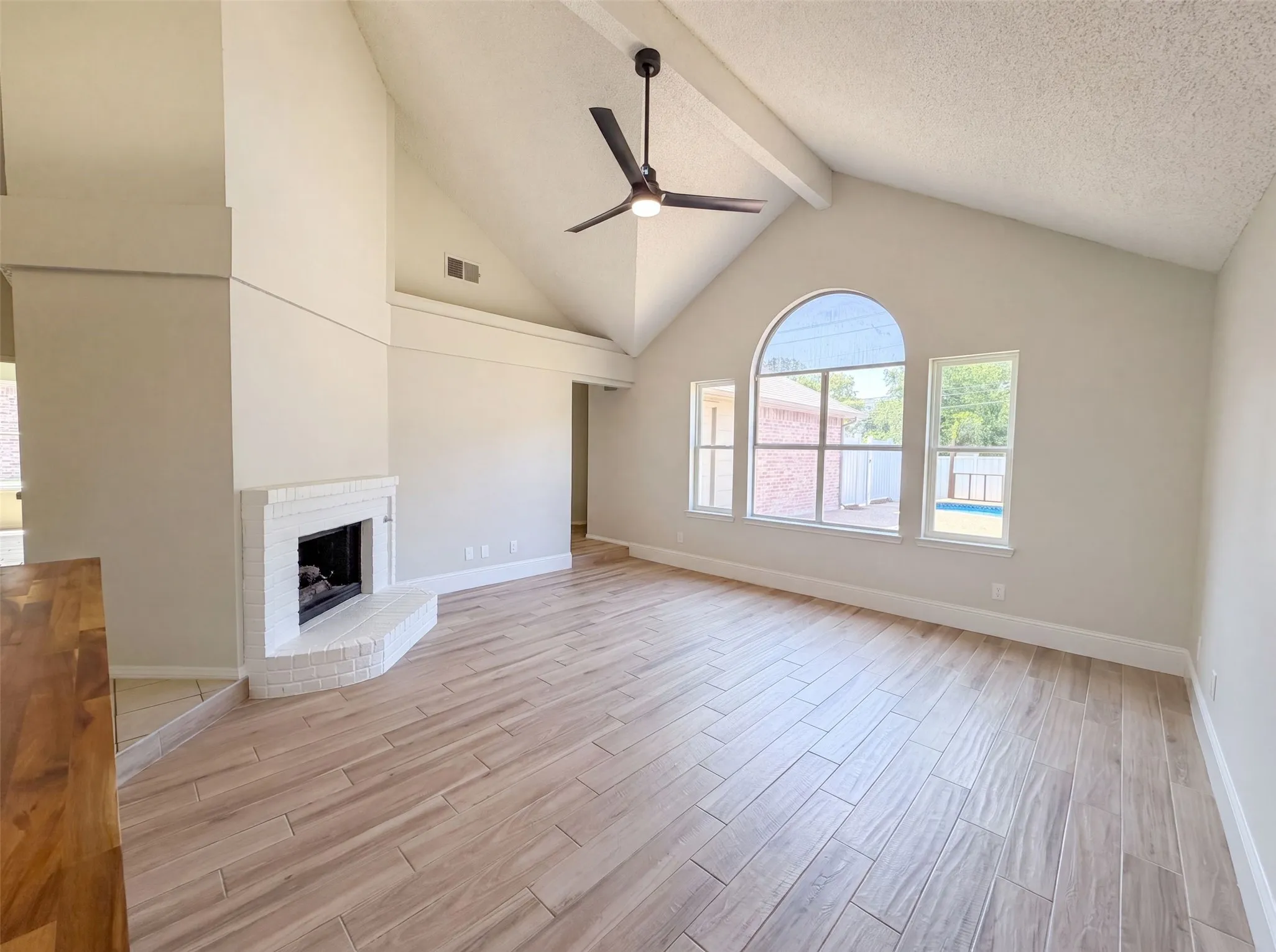 Single Family Residence For Sale in Denton County , 713 Lake Bluff Drive, Flower Mound, Texas 75028, 3 Bedroom, 2 Bathroom, 2 Garage spaces, 1,348 Sqft, built in 1990, mls#21332773, Real Estate Agent in Flower Mound, Homes For Sale in Denton county, Homes For Sale in Flower Mound, Realtor in Flower Mound Texas, Real Estate Brokerage Independent Realty Texas, Luminita Cordes Realtor
