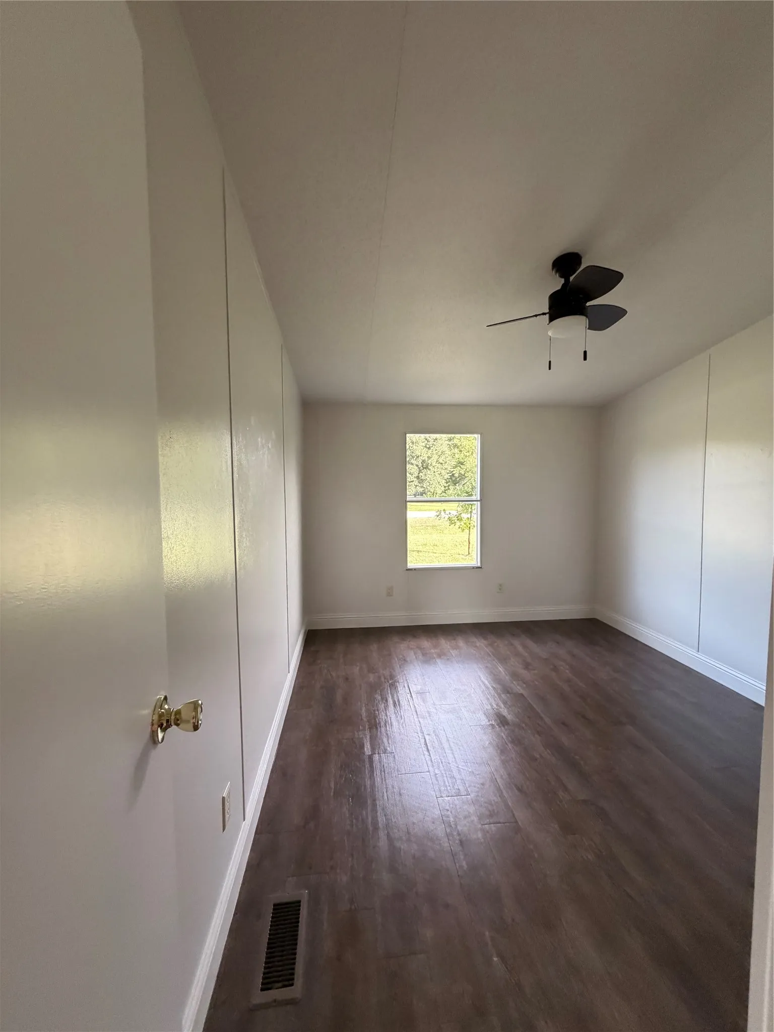 Mobile Home For Rent in Johnson County , 2517 Willow Oak Lane, Burleson, Texas 76028, 3 Bedroom, 4 Bathroom, Garage spaces, 1,456 Sqft, built in 2000, mls#21332775, Real Estate Agent in Burleson, Homes For Rent in Johnson county, Homes For Rent in Burleson, Realtor in Burleson Texas, Real Estate Brokerage Independent Realty Texas, Luminita Cordes Realtor