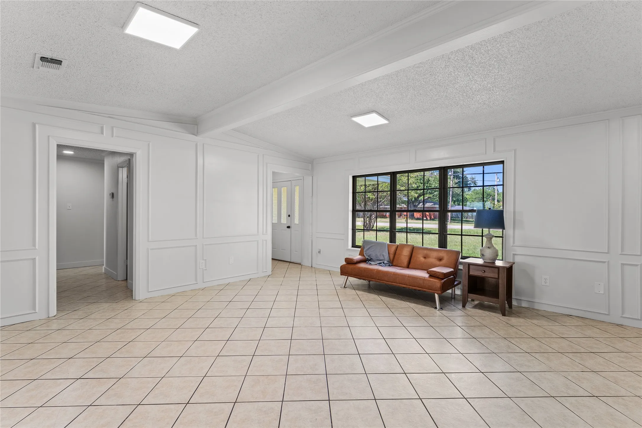 Single Family Residence For Sale in Hill County , 608 S Colorado Street, Whitney, Texas 76692, 3 Bedroom, 2 Bathroom, Garage spaces, 2,067 Sqft, built in 1986, mls#21332499, Real Estate Agent in Whitney, Homes For Sale in Hill county, Homes For Sale in Whitney, Realtor in Whitney Texas, Real Estate Brokerage Independent Realty Texas, Luminita Cordes Realtor